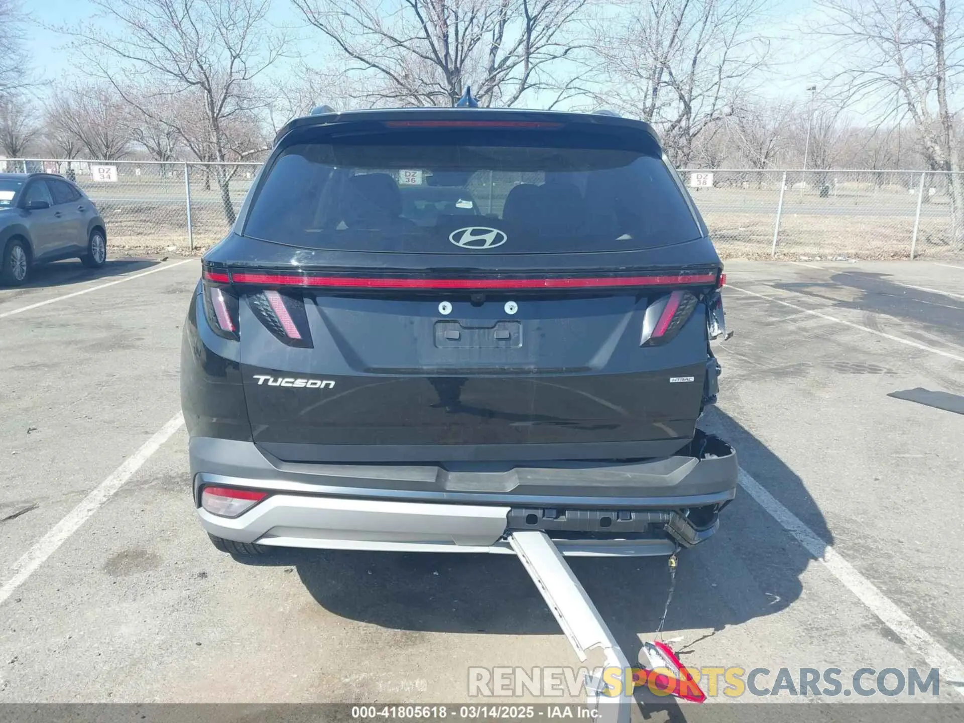 16 Photograph of a damaged car 3KMJCCDE3SE002464 HYUNDAI TUCSON 2025