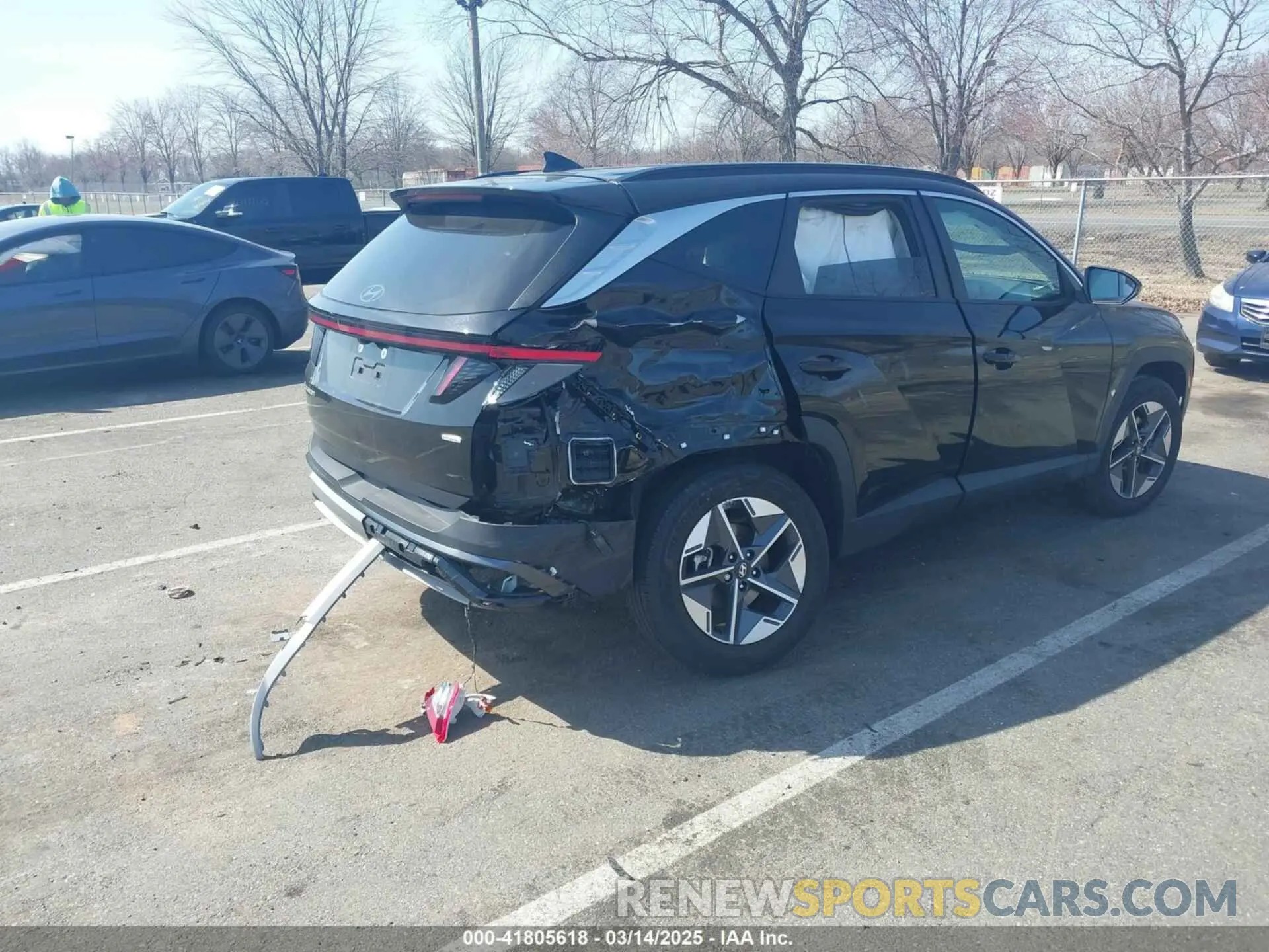 4 Photograph of a damaged car 3KMJCCDE3SE002464 HYUNDAI TUCSON 2025