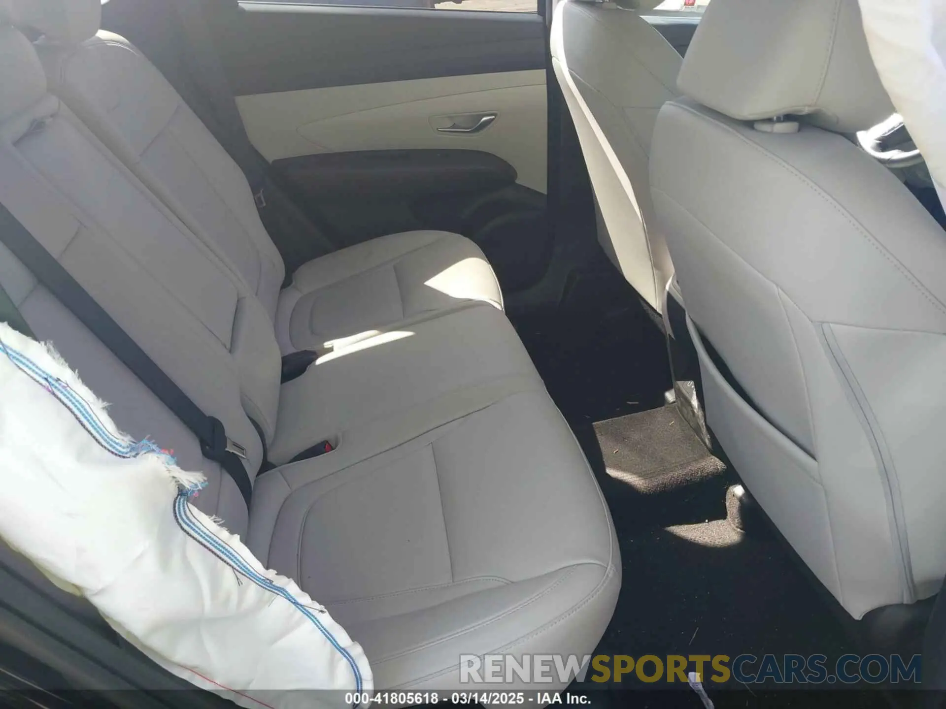 8 Photograph of a damaged car 3KMJCCDE3SE002464 HYUNDAI TUCSON 2025