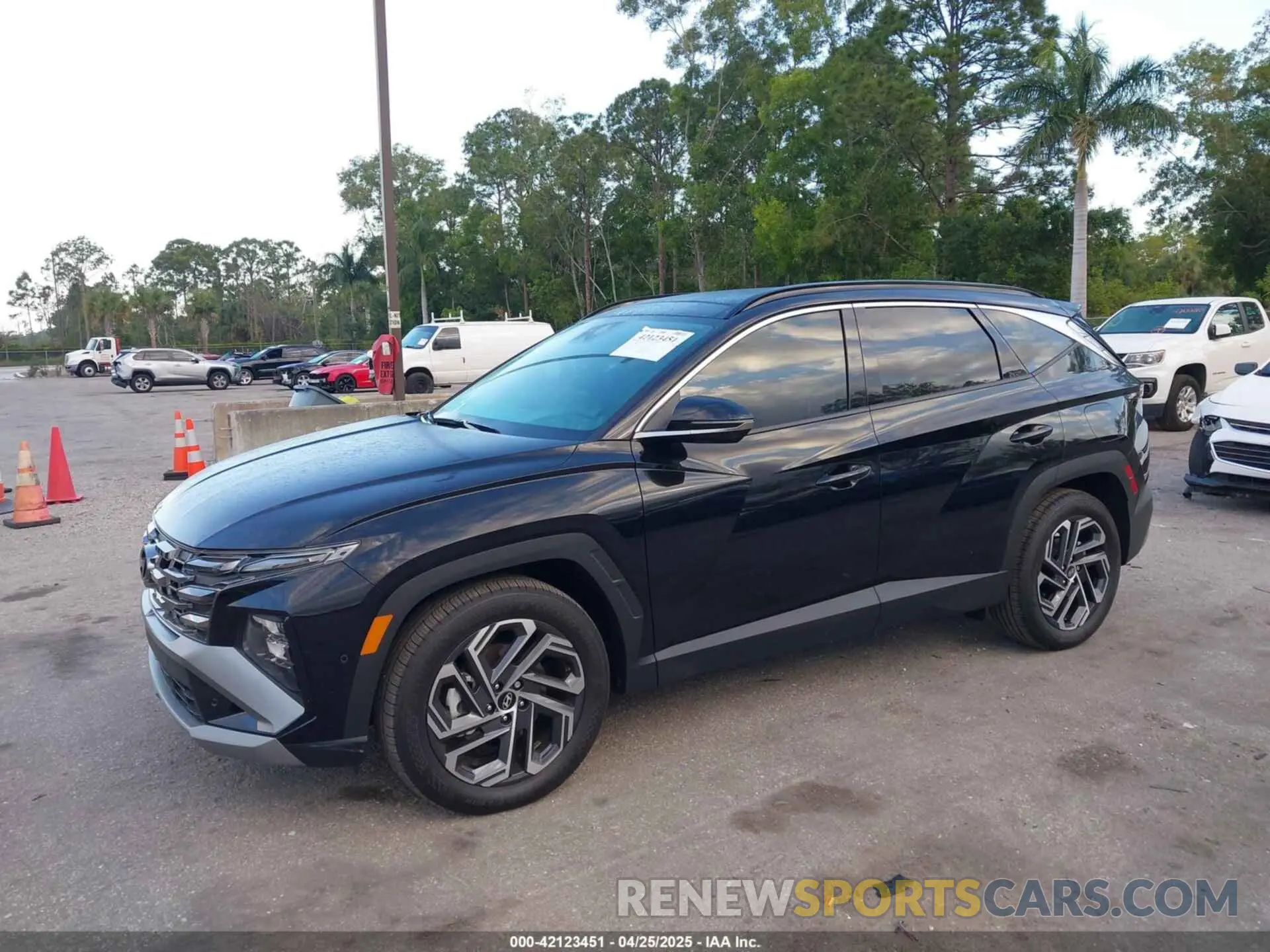 2 Photograph of a damaged car 3KMJE3DE5SE012715 HYUNDAI TUCSON 2025