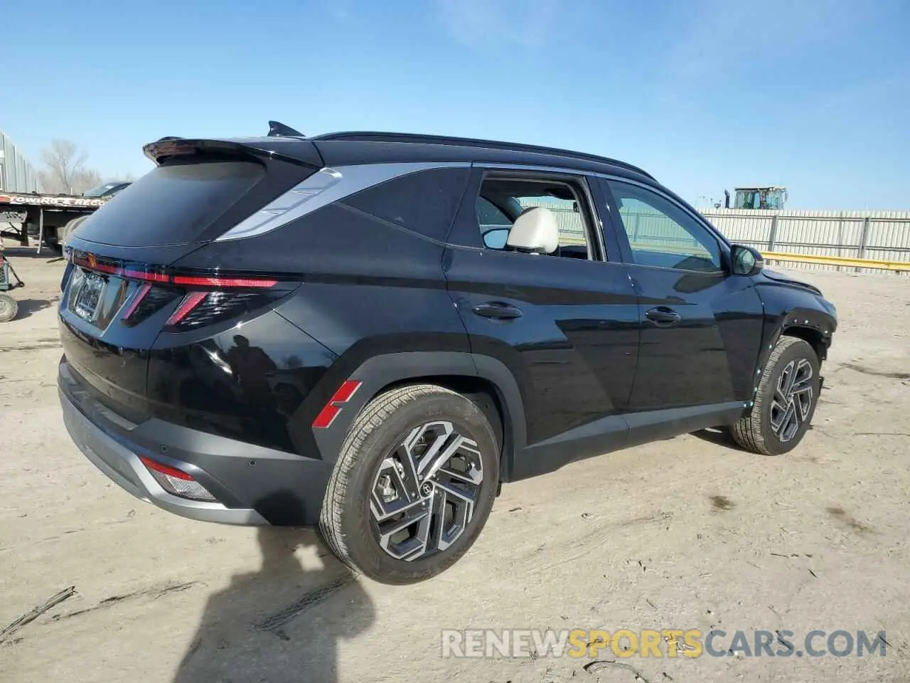3 Photograph of a damaged car 3KMJE3DE9SE002267 HYUNDAI TUCSON 2025