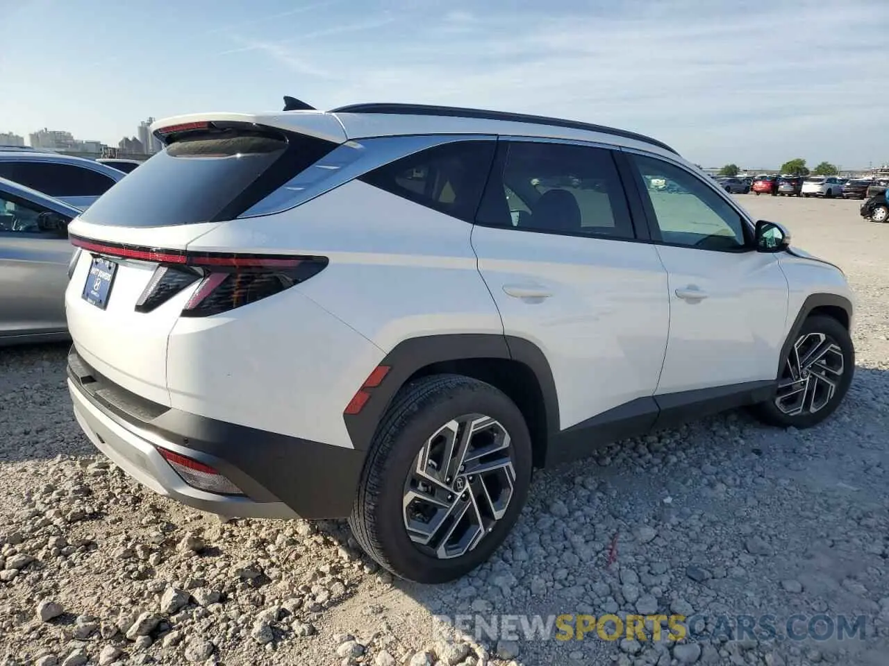 3 Photograph of a damaged car 3KMJE3DE9SE018758 HYUNDAI TUCSON 2025