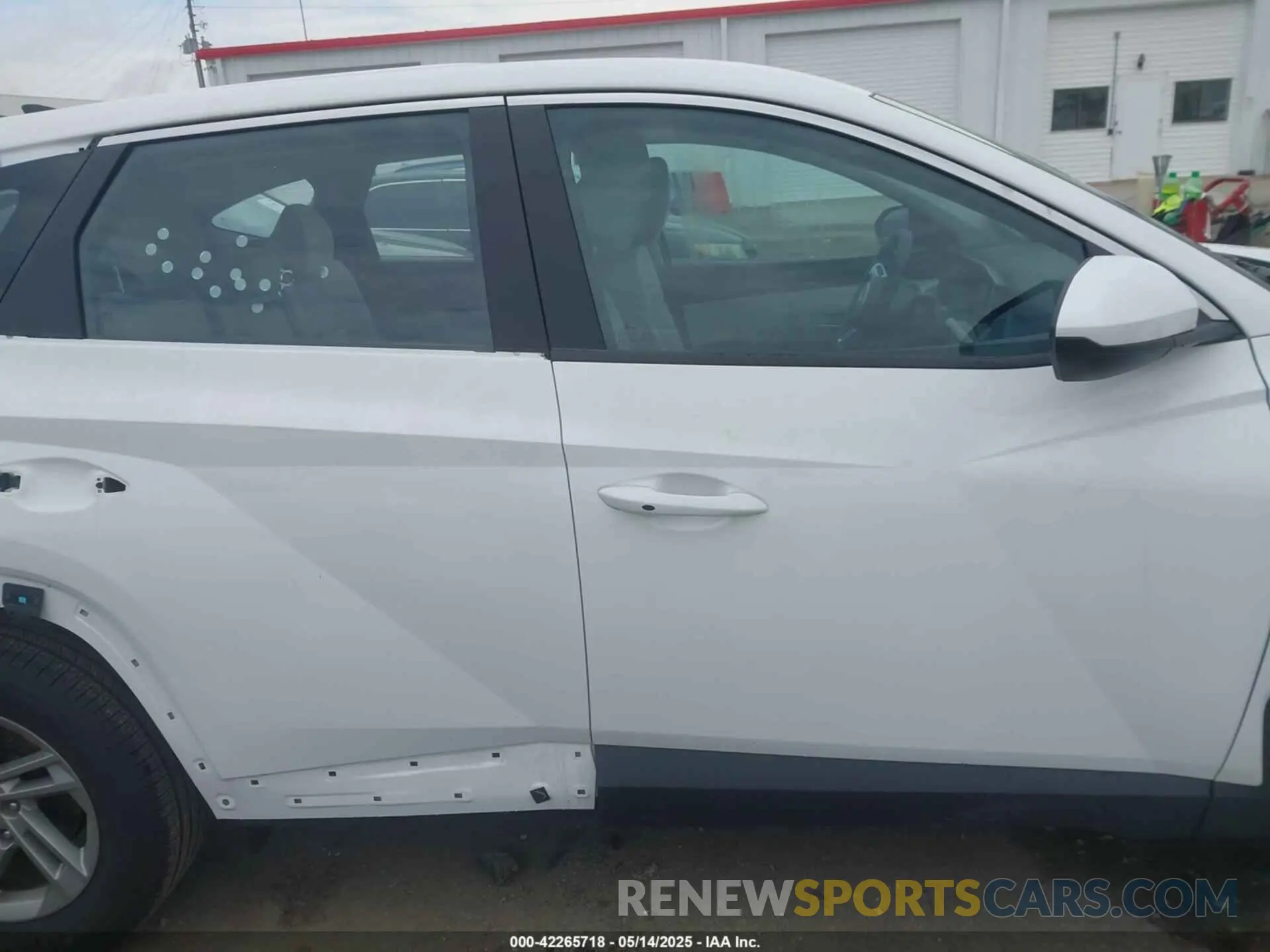 14 Photograph of a damaged car 5NMJA3DE0SH454941 HYUNDAI TUCSON 2025