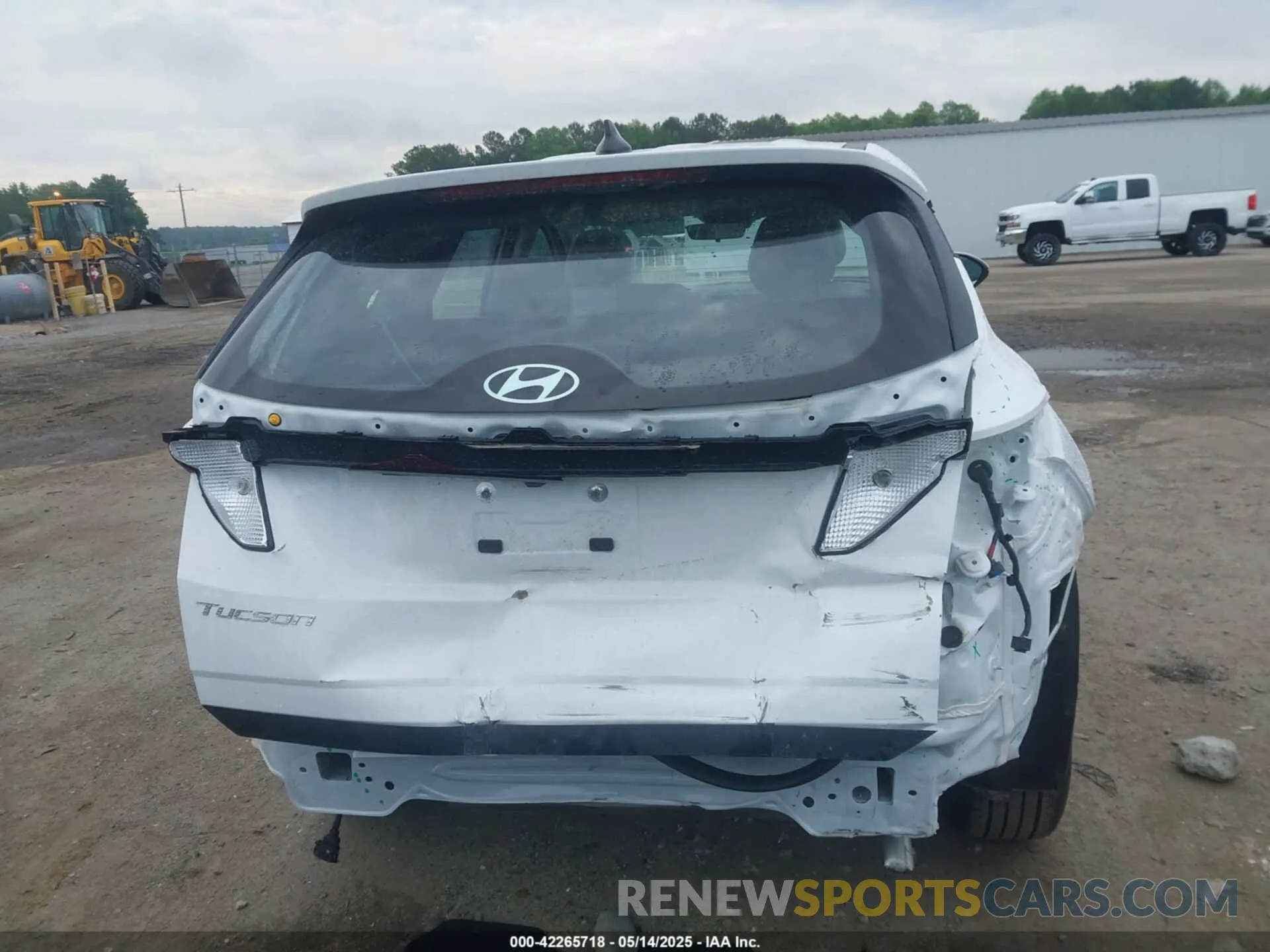 17 Photograph of a damaged car 5NMJA3DE0SH454941 HYUNDAI TUCSON 2025