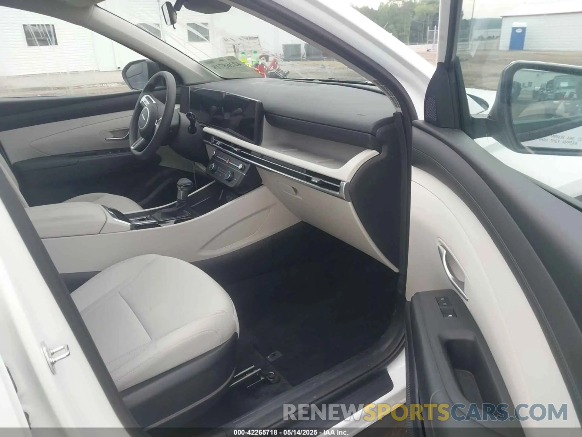 5 Photograph of a damaged car 5NMJA3DE0SH454941 HYUNDAI TUCSON 2025