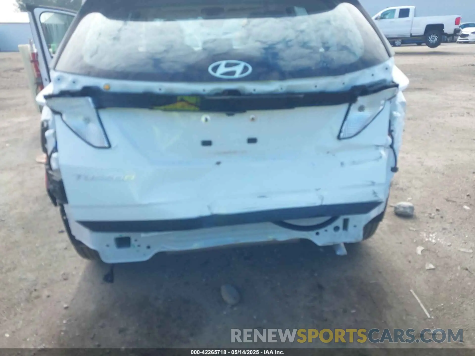 6 Photograph of a damaged car 5NMJA3DE0SH454941 HYUNDAI TUCSON 2025