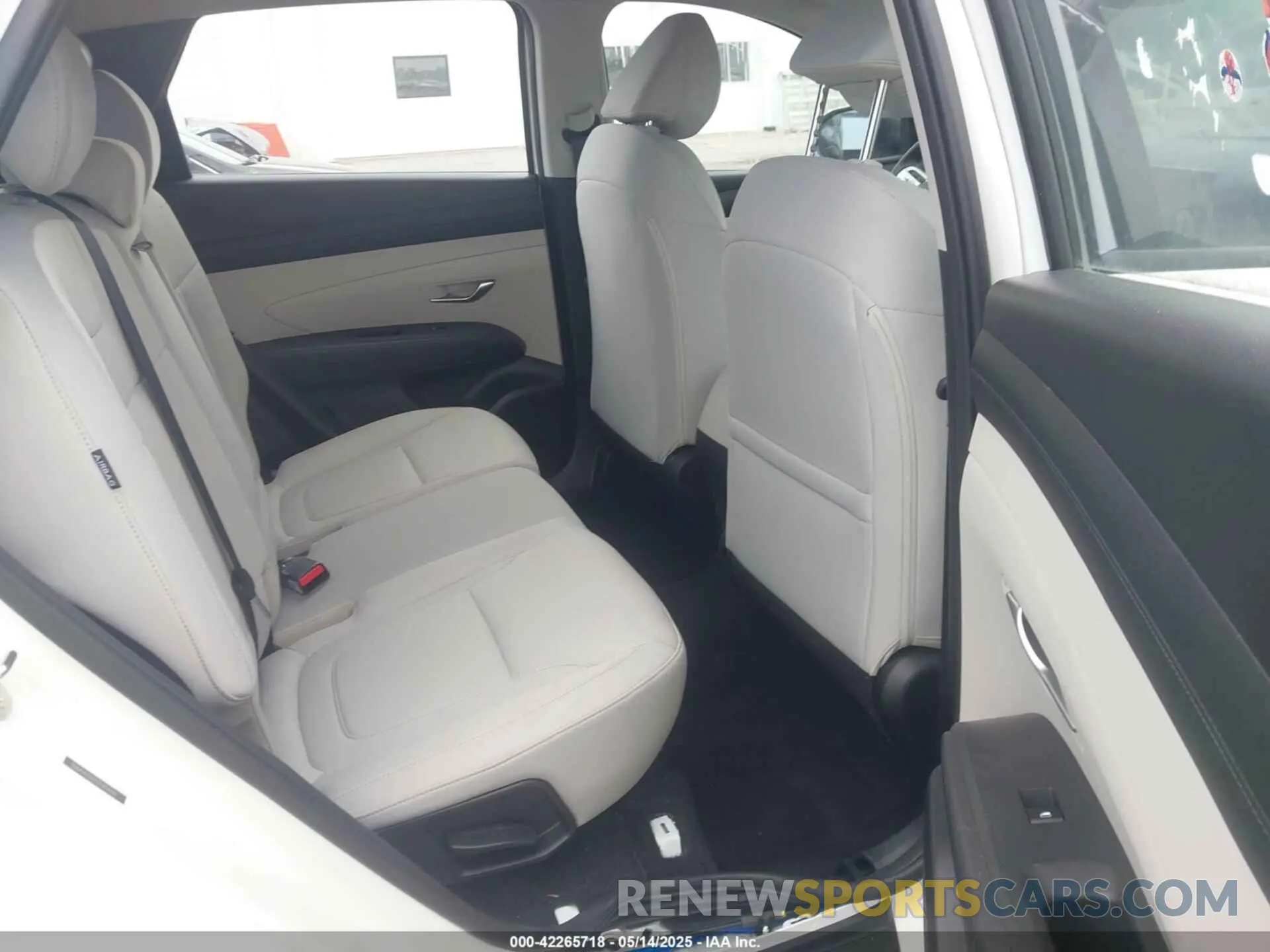 8 Photograph of a damaged car 5NMJA3DE0SH454941 HYUNDAI TUCSON 2025
