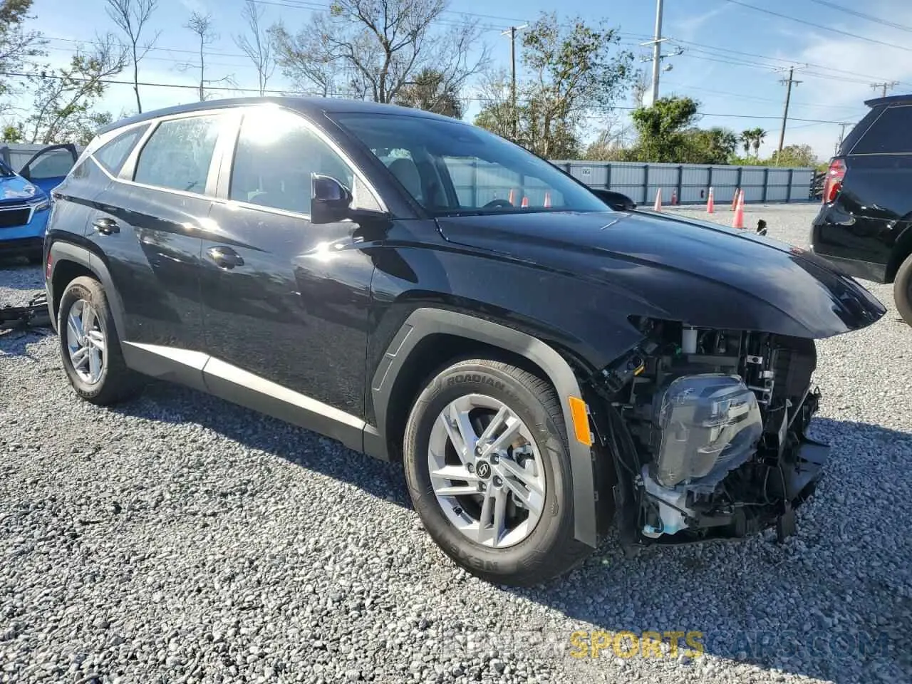4 Photograph of a damaged car 5NMJA3DE1SH445746 HYUNDAI TUCSON 2025