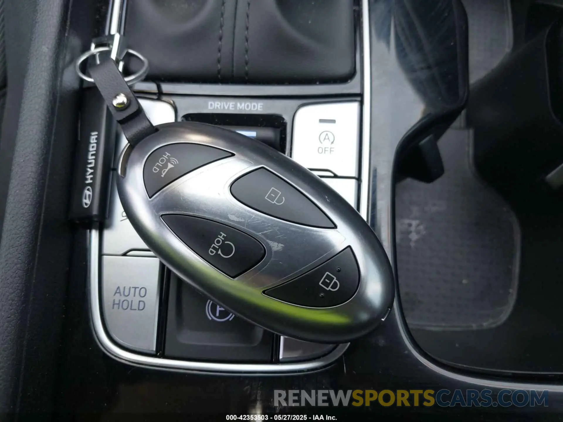 11 Photograph of a damaged car 5NMJA3DE2SH483518 HYUNDAI TUCSON 2025