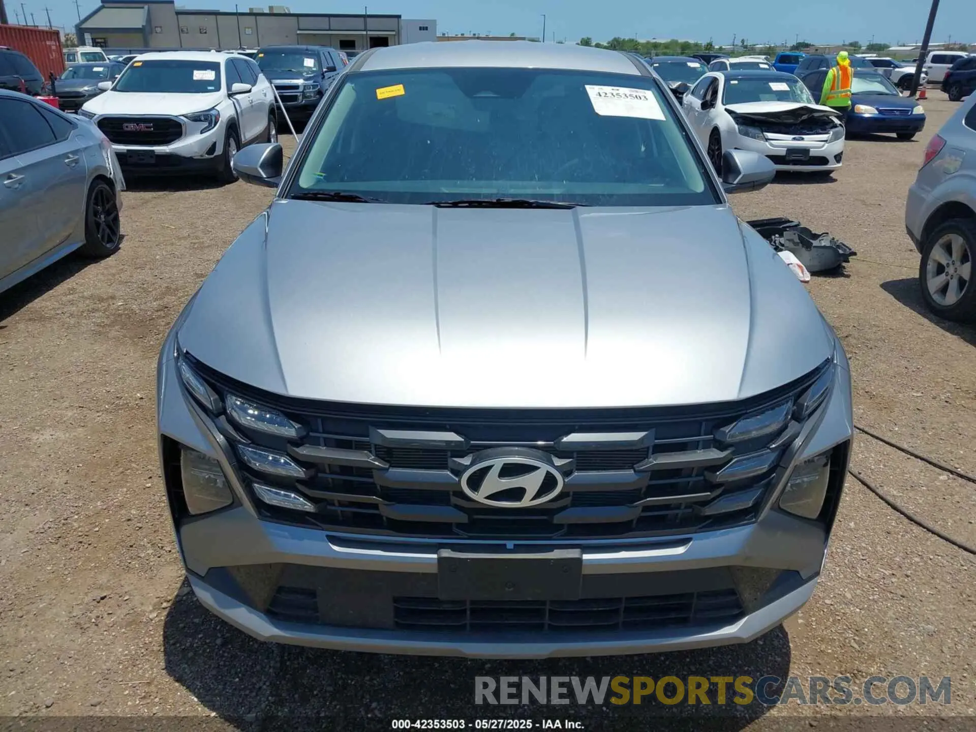 13 Photograph of a damaged car 5NMJA3DE2SH483518 HYUNDAI TUCSON 2025