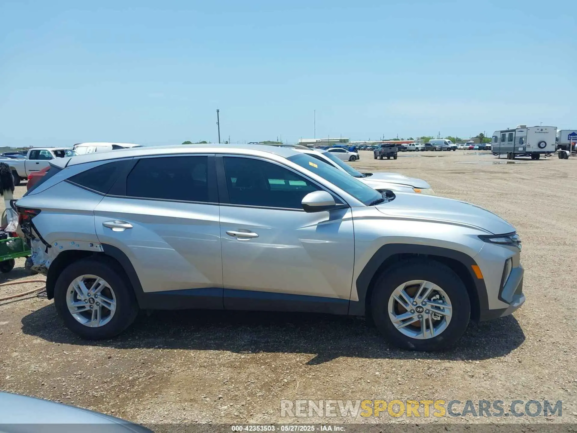 14 Photograph of a damaged car 5NMJA3DE2SH483518 HYUNDAI TUCSON 2025