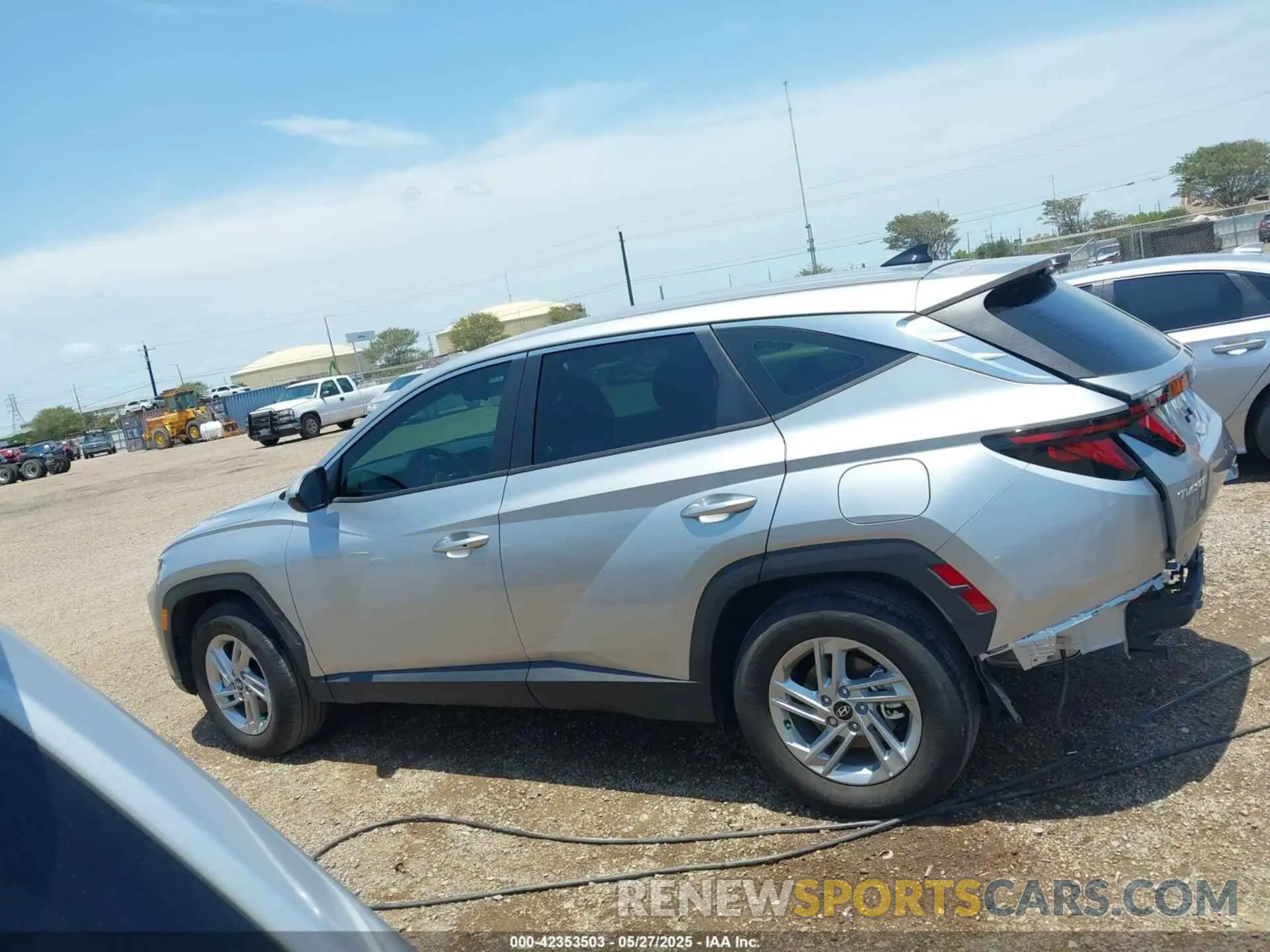 15 Photograph of a damaged car 5NMJA3DE2SH483518 HYUNDAI TUCSON 2025