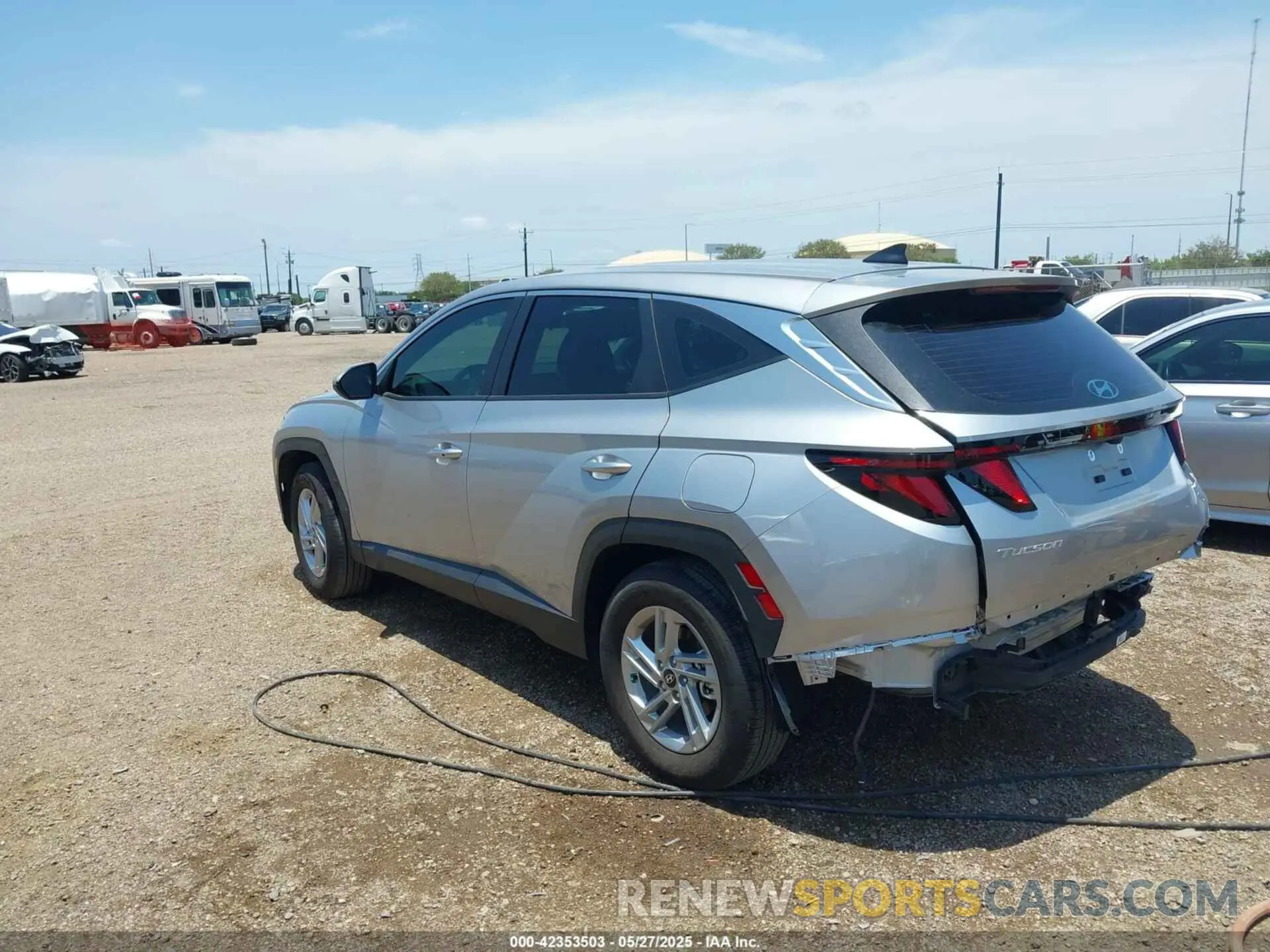 3 Photograph of a damaged car 5NMJA3DE2SH483518 HYUNDAI TUCSON 2025