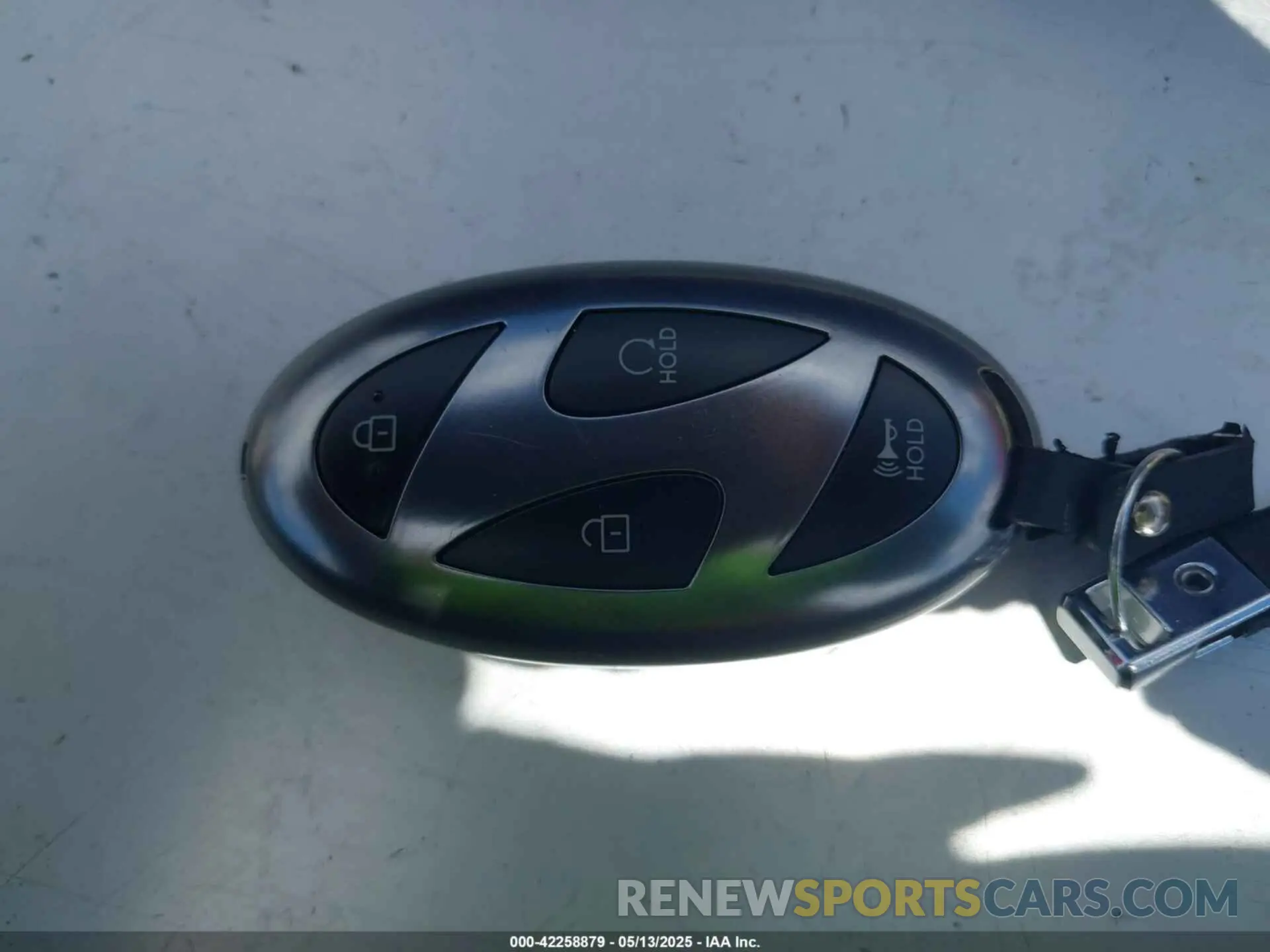 11 Photograph of a damaged car 5NMJA3DE2SH516176 HYUNDAI TUCSON 2025