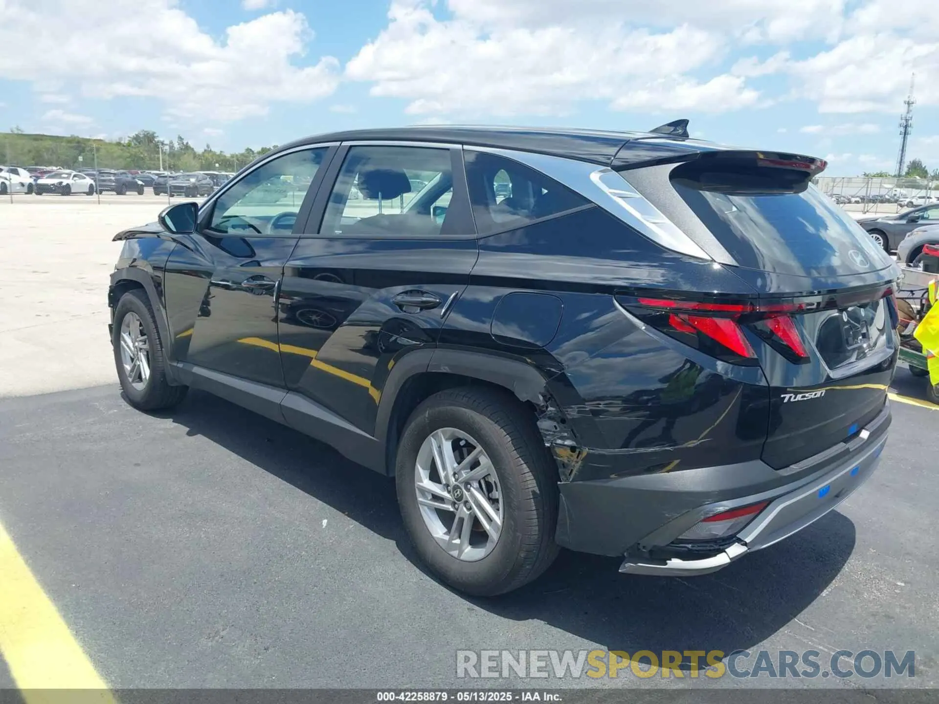 3 Photograph of a damaged car 5NMJA3DE2SH516176 HYUNDAI TUCSON 2025