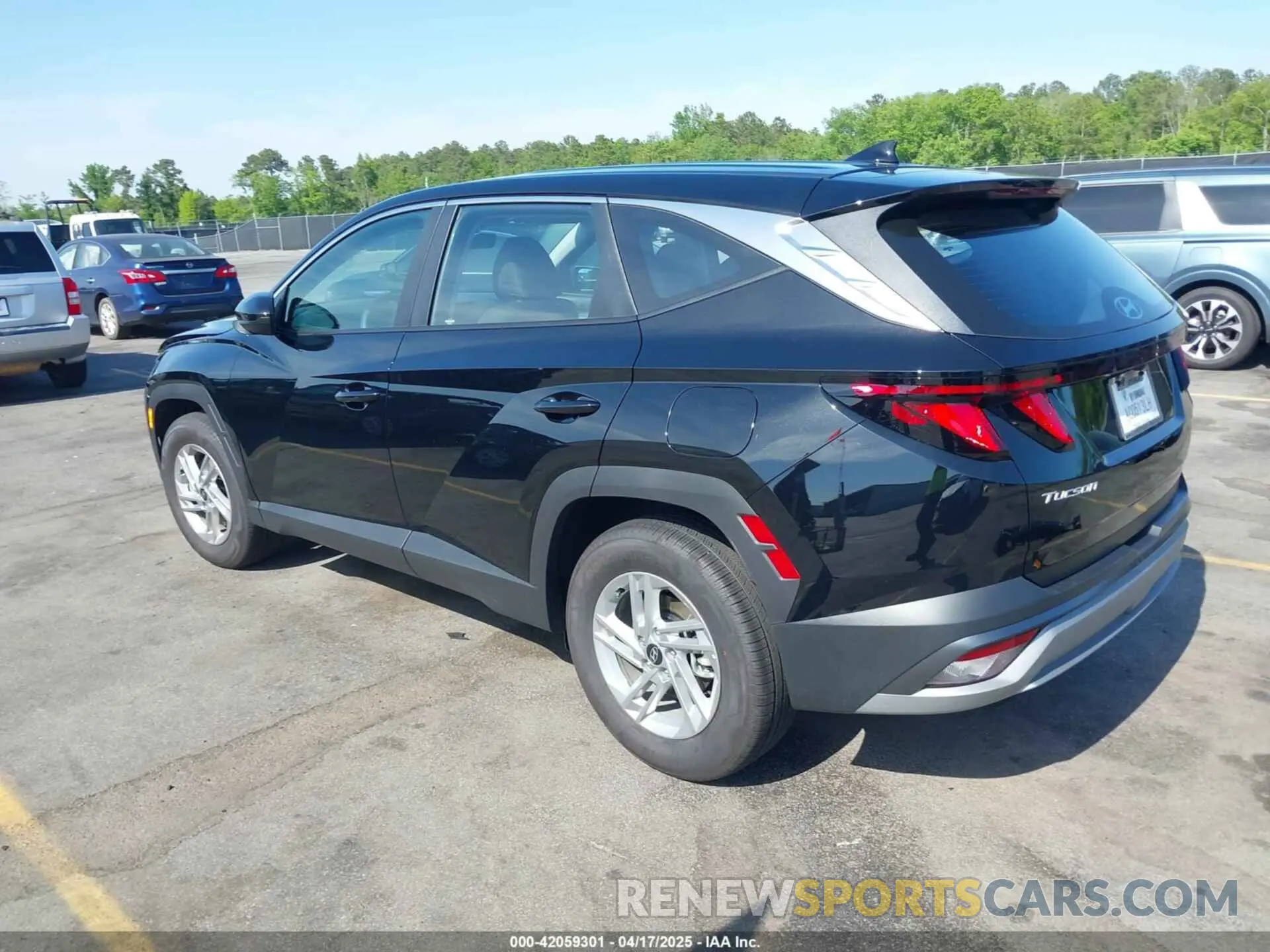 3 Photograph of a damaged car 5NMJA3DE2SH521863 HYUNDAI TUCSON 2025