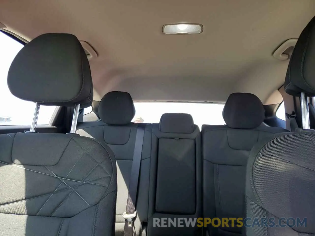 10 Photograph of a damaged car 5NMJA3DE3SH451886 HYUNDAI TUCSON 2025