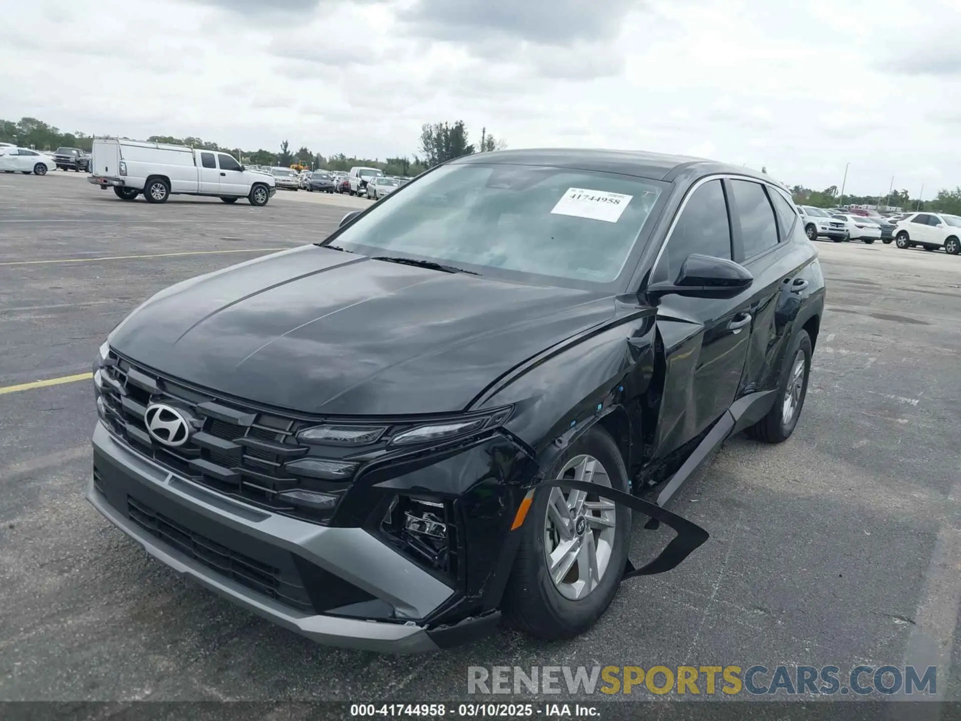 6 Photograph of a damaged car 5NMJA3DE5SH456569 HYUNDAI TUCSON 2025