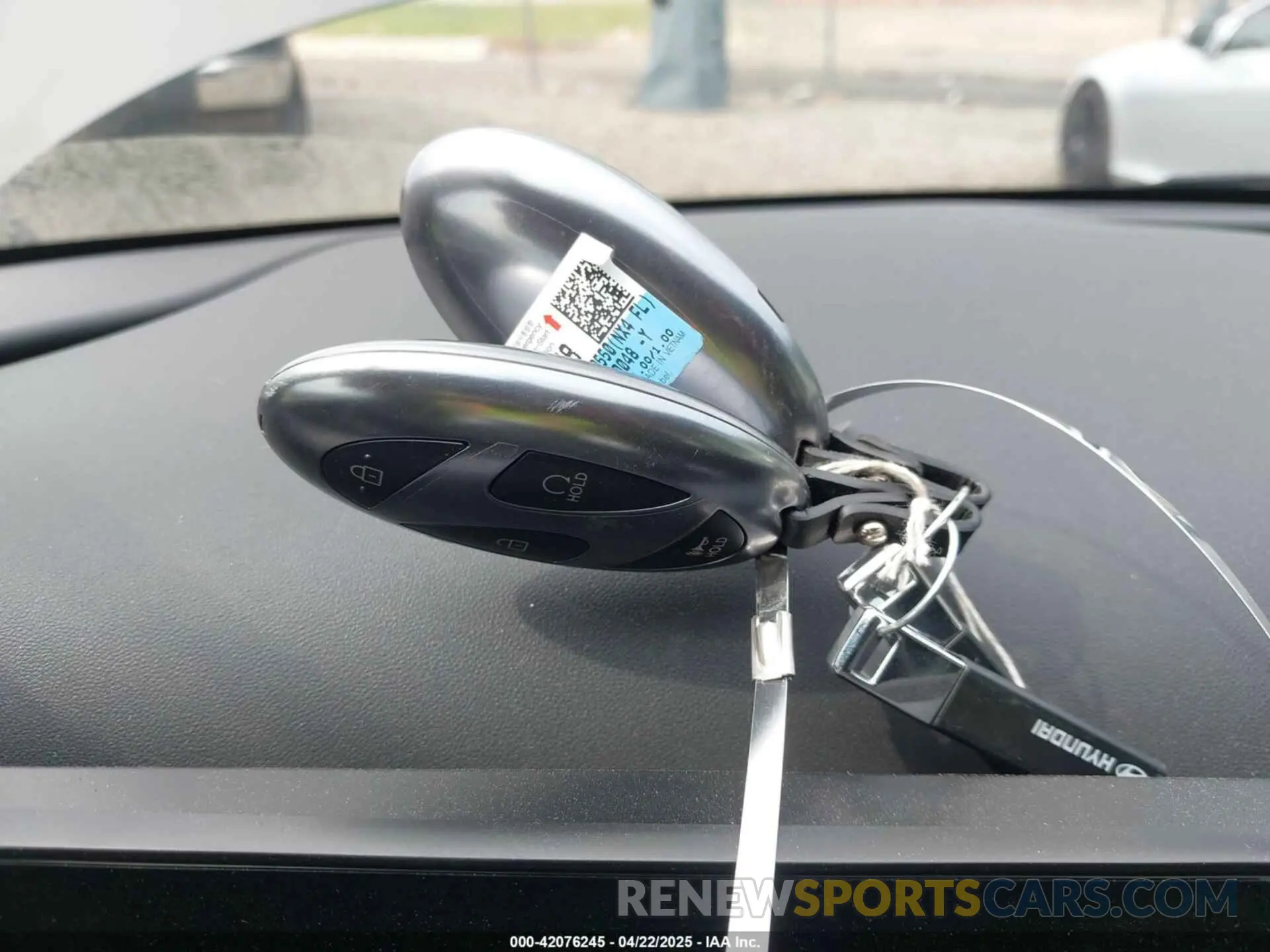 11 Photograph of a damaged car 5NMJA3DE6SH521672 HYUNDAI TUCSON 2025