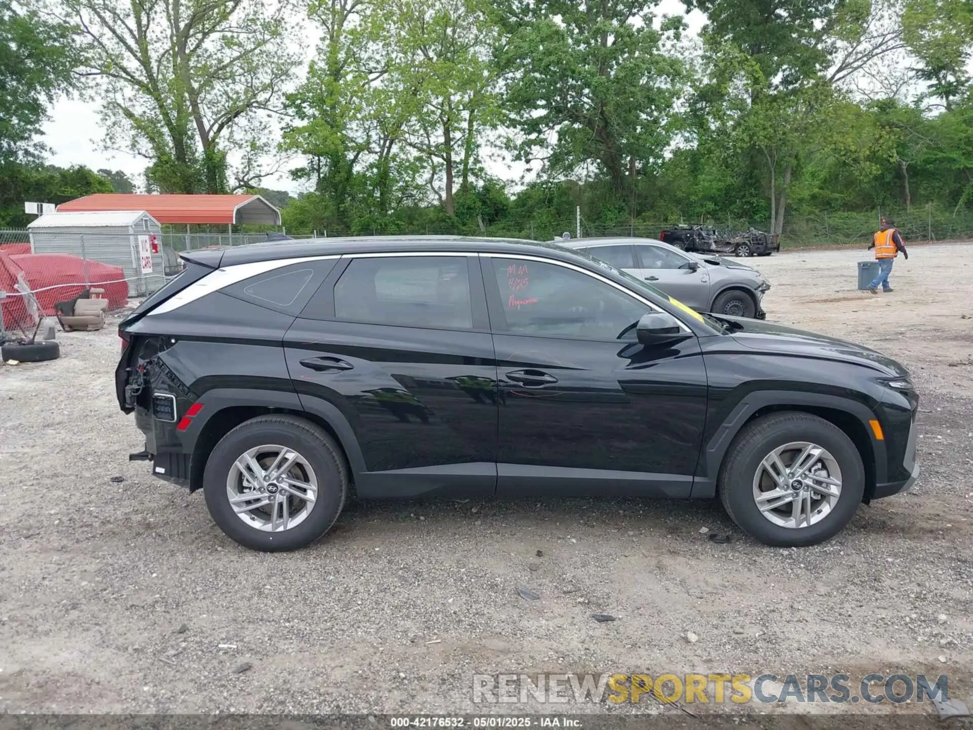 14 Photograph of a damaged car 5NMJA3DE9SH444618 HYUNDAI TUCSON 2025