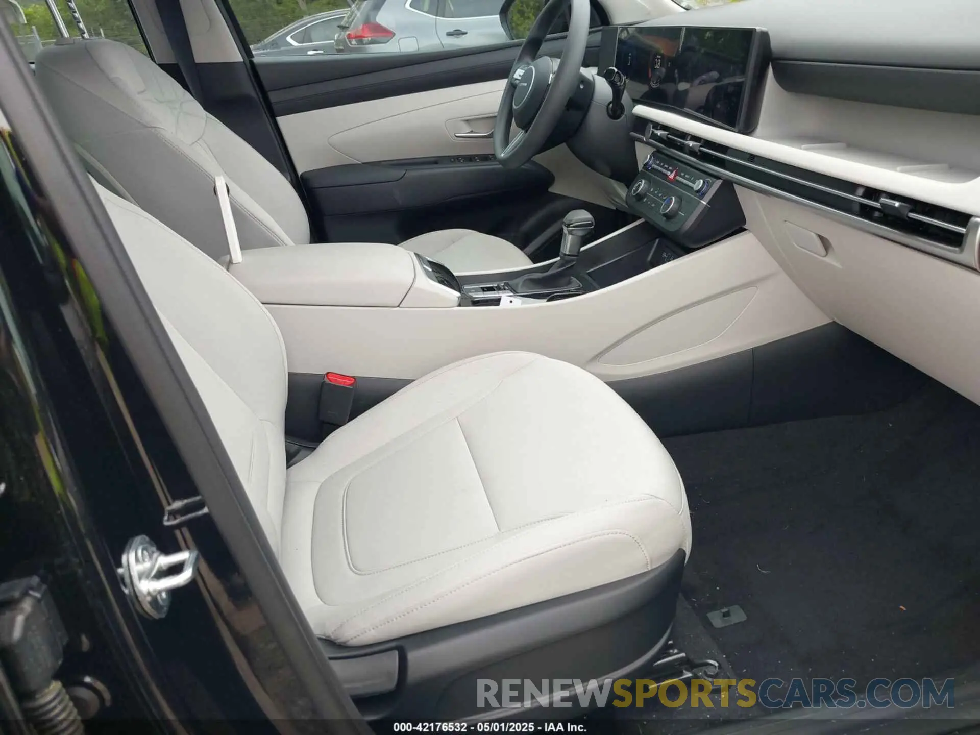 5 Photograph of a damaged car 5NMJA3DE9SH444618 HYUNDAI TUCSON 2025