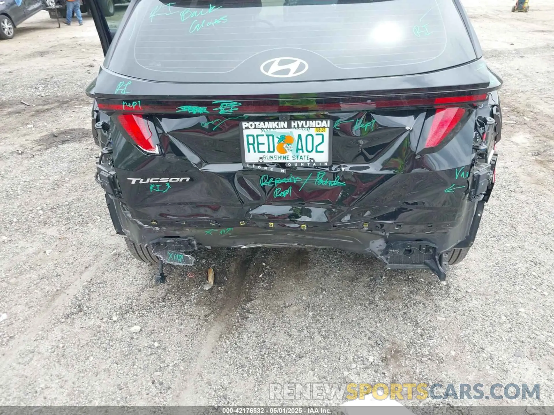 6 Photograph of a damaged car 5NMJA3DE9SH444618 HYUNDAI TUCSON 2025