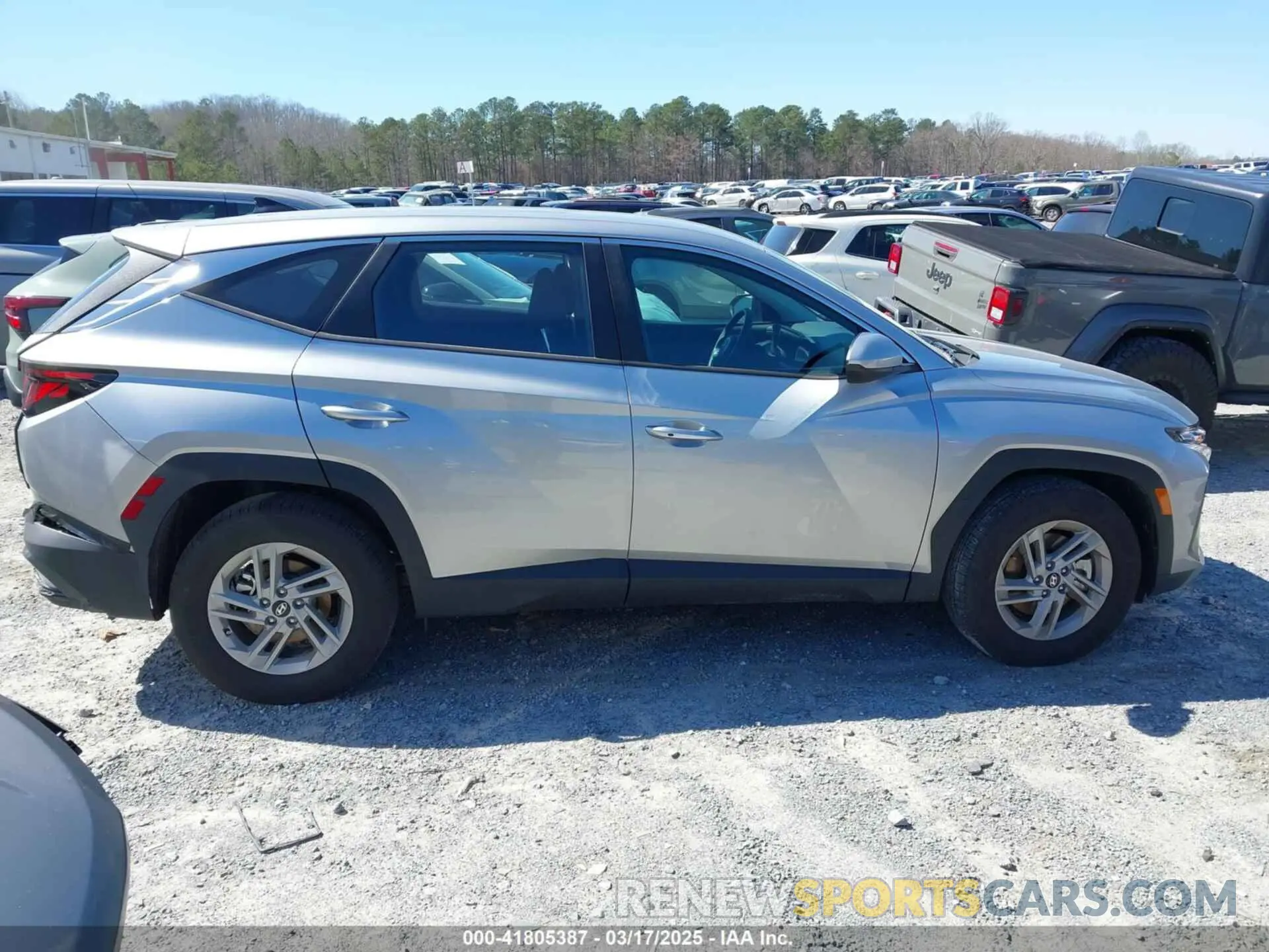13 Photograph of a damaged car 5NMJA3DE9SH490059 HYUNDAI TUCSON 2025