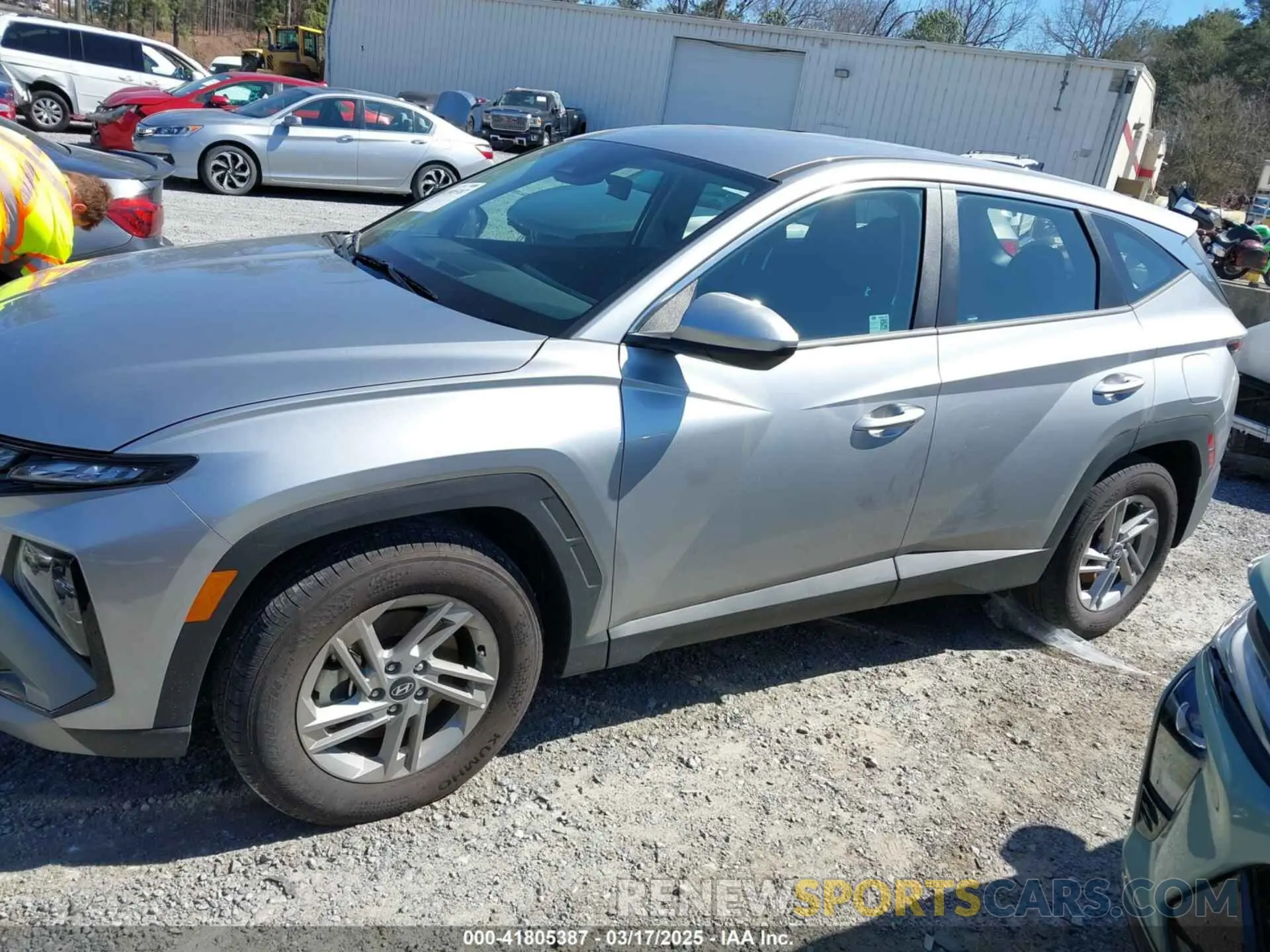 14 Photograph of a damaged car 5NMJA3DE9SH490059 HYUNDAI TUCSON 2025