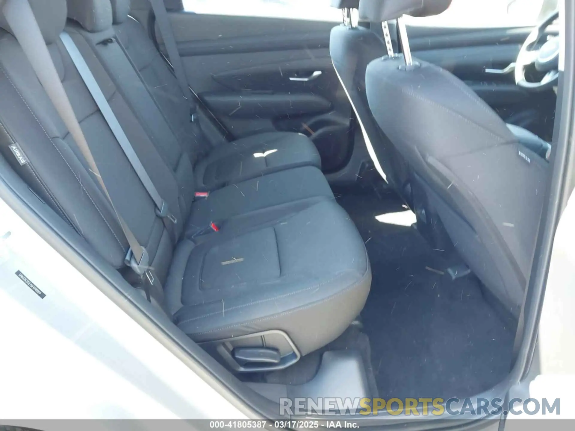 8 Photograph of a damaged car 5NMJA3DE9SH490059 HYUNDAI TUCSON 2025