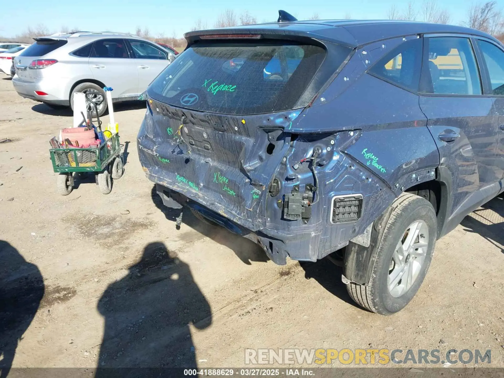 18 Photograph of a damaged car 5NMJACDE0SH489544 HYUNDAI TUCSON 2025