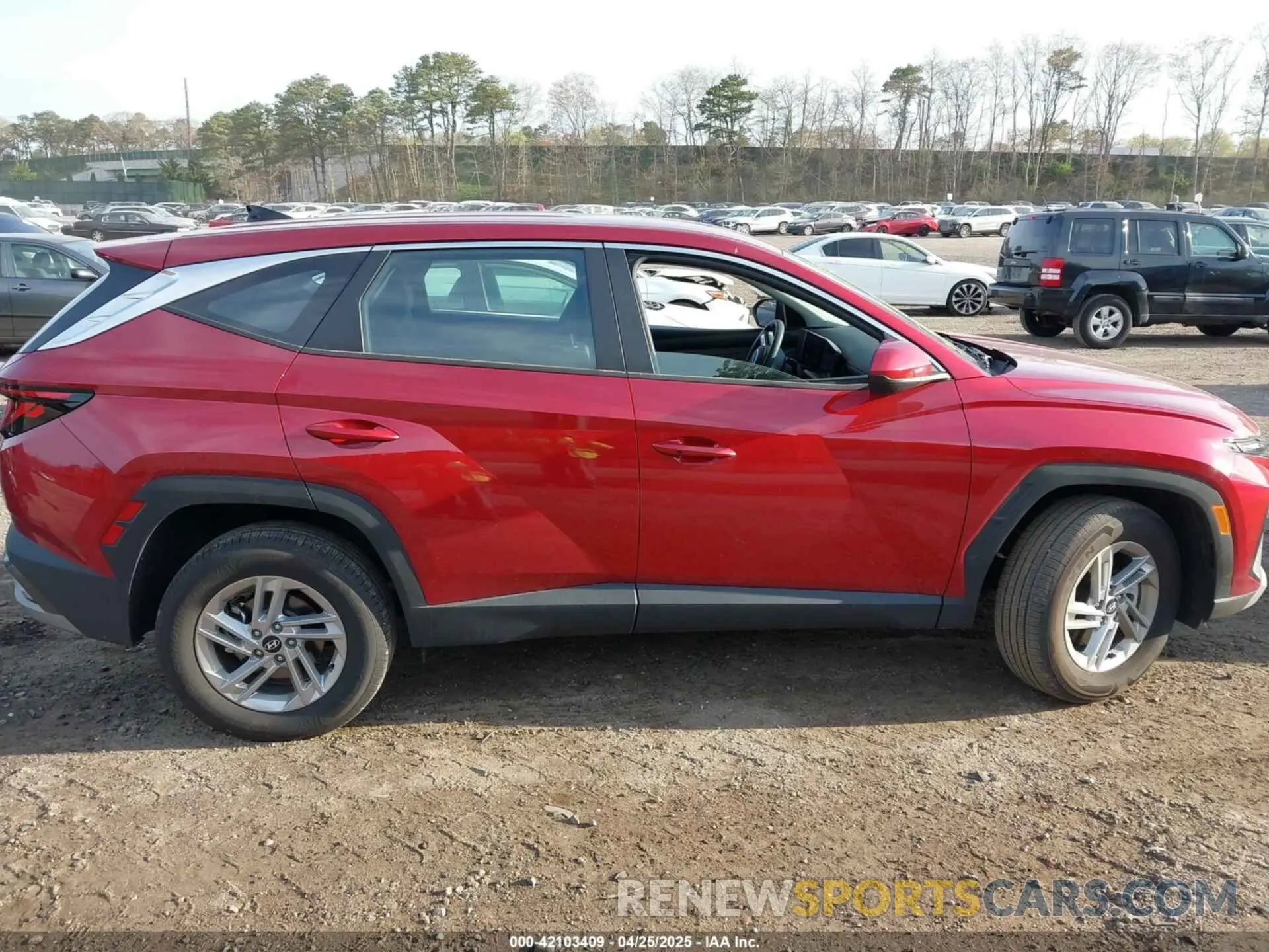 13 Photograph of a damaged car 5NMJACDE5SH447256 HYUNDAI TUCSON 2025