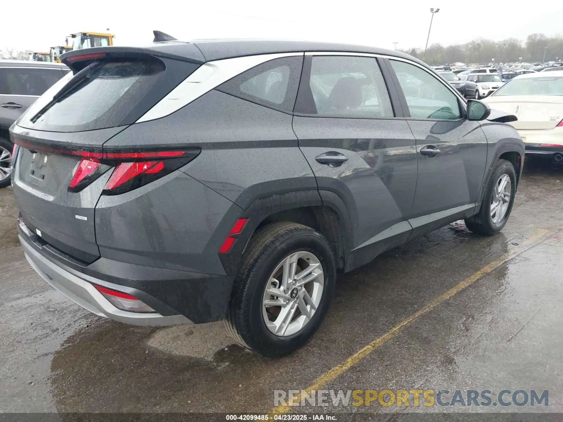 4 Photograph of a damaged car 5NMJACDE5SH490334 HYUNDAI TUCSON 2025