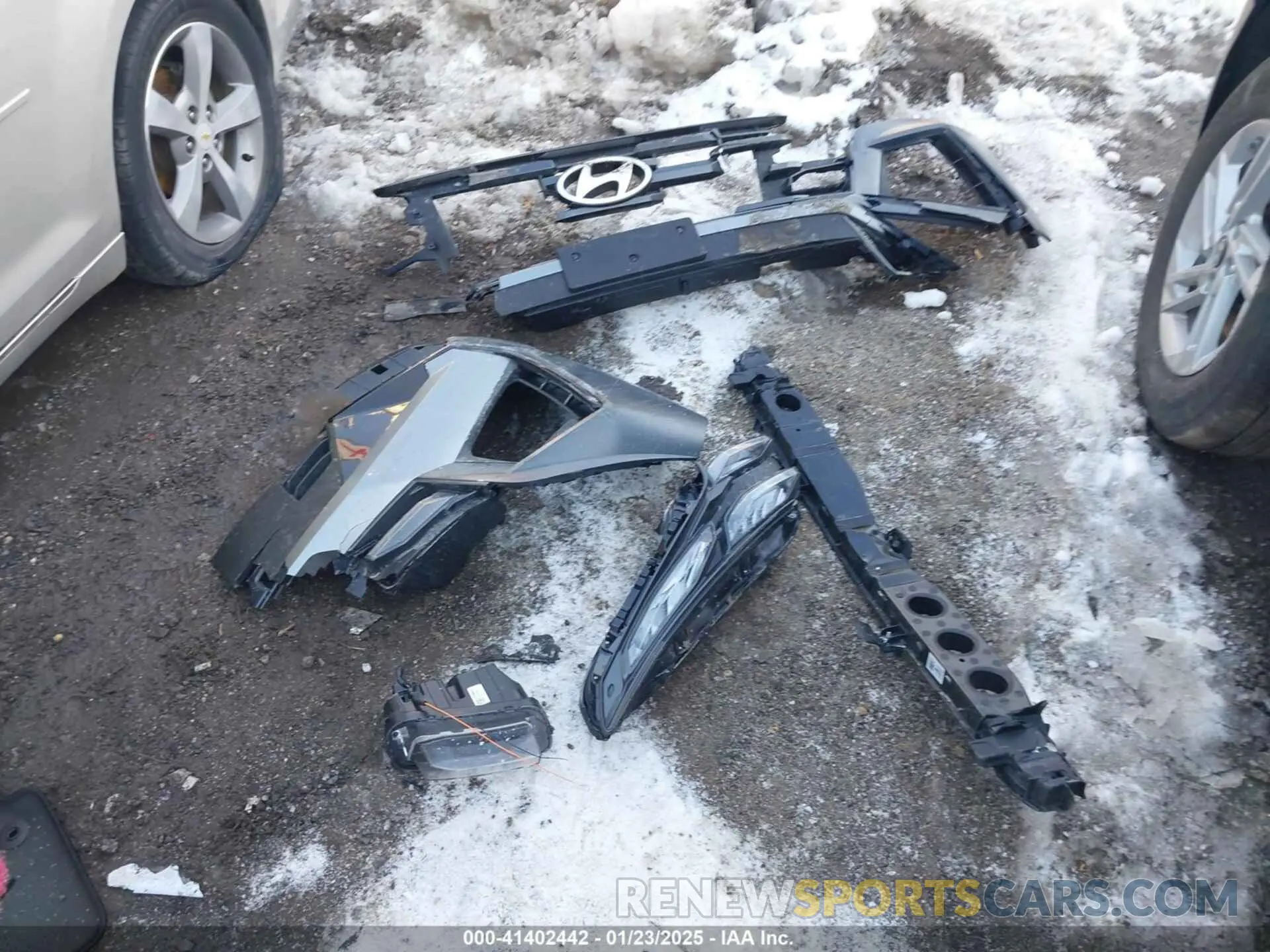 12 Photograph of a damaged car 5NMJACDE9SH489400 HYUNDAI TUCSON 2025