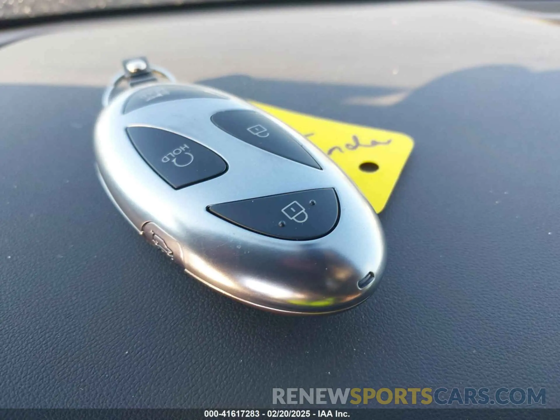 11 Photograph of a damaged car 5NMJB3DE0SH450000 HYUNDAI TUCSON 2025