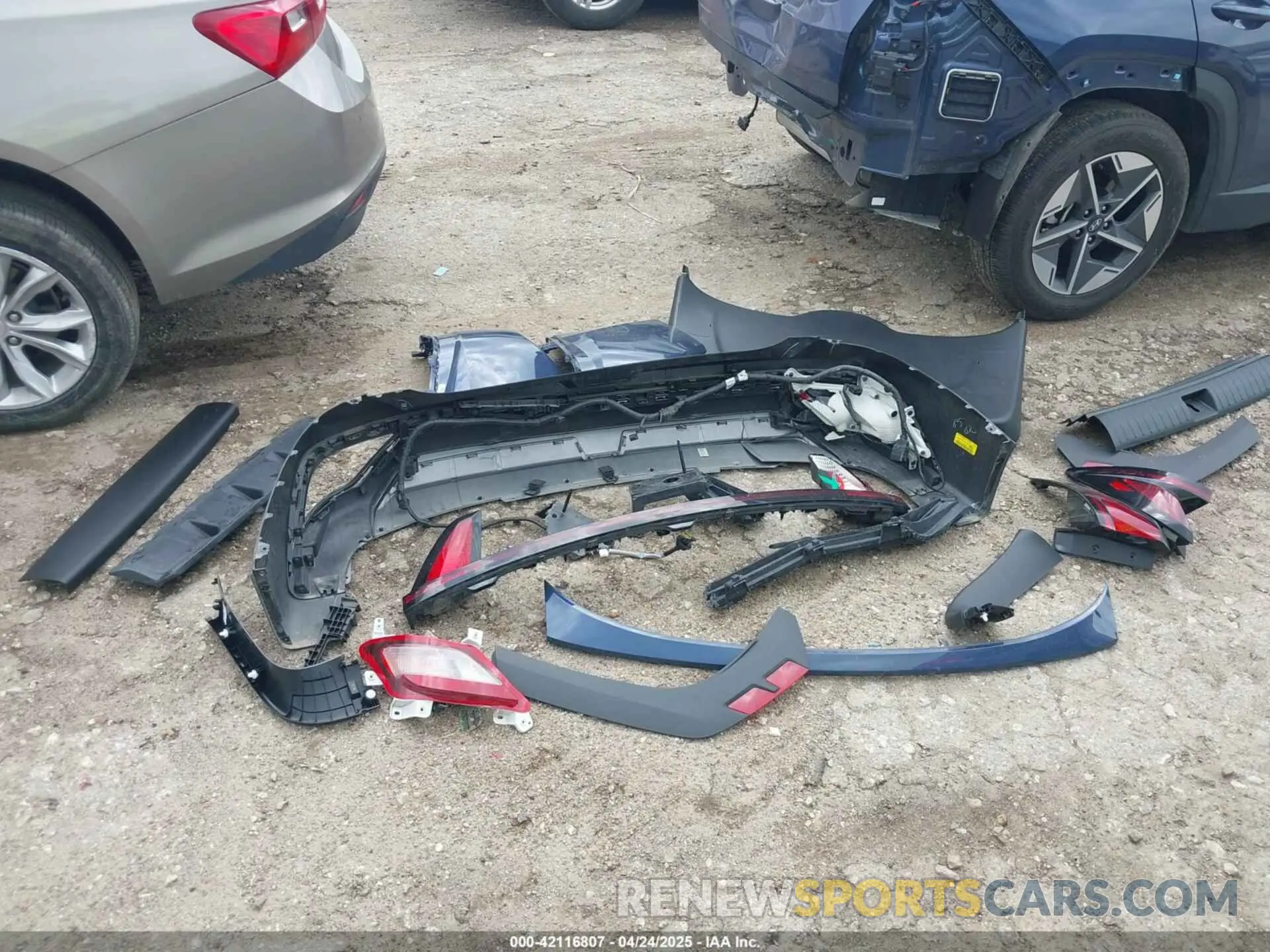 12 Photograph of a damaged car 5NMJB3DE0SH460252 HYUNDAI TUCSON 2025