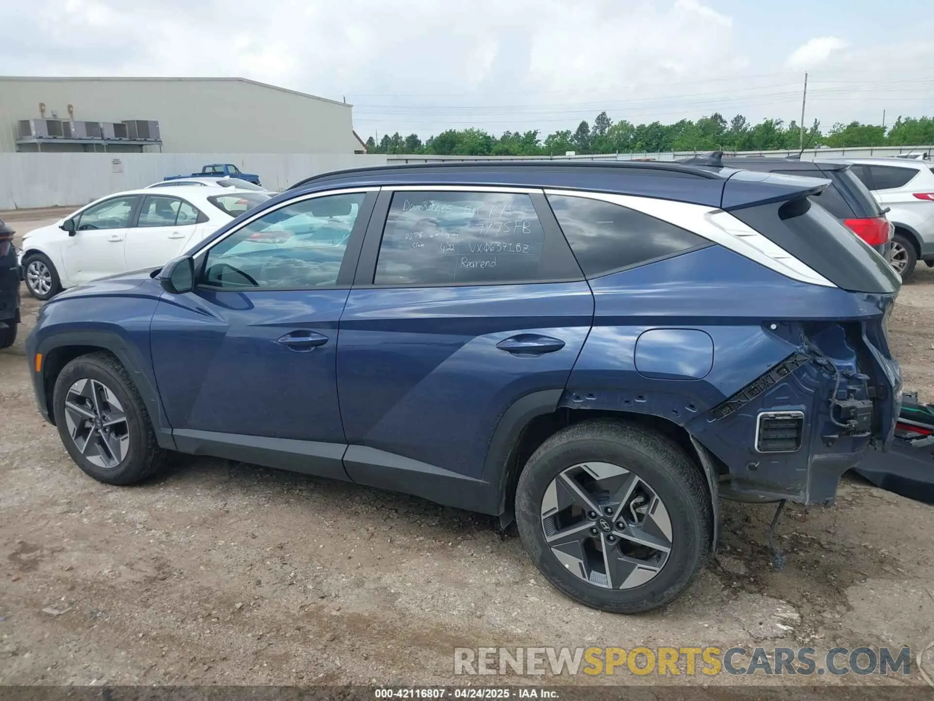 15 Photograph of a damaged car 5NMJB3DE0SH460252 HYUNDAI TUCSON 2025
