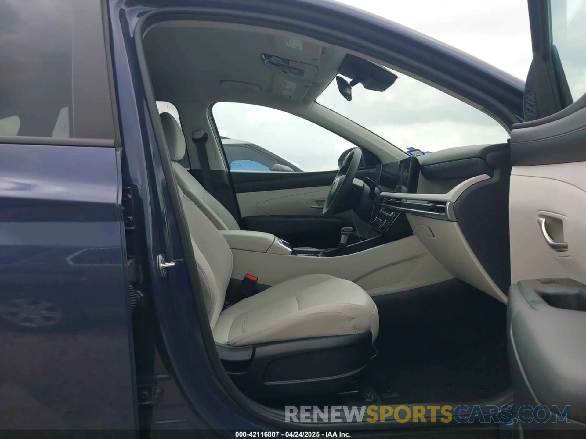 5 Photograph of a damaged car 5NMJB3DE0SH460252 HYUNDAI TUCSON 2025