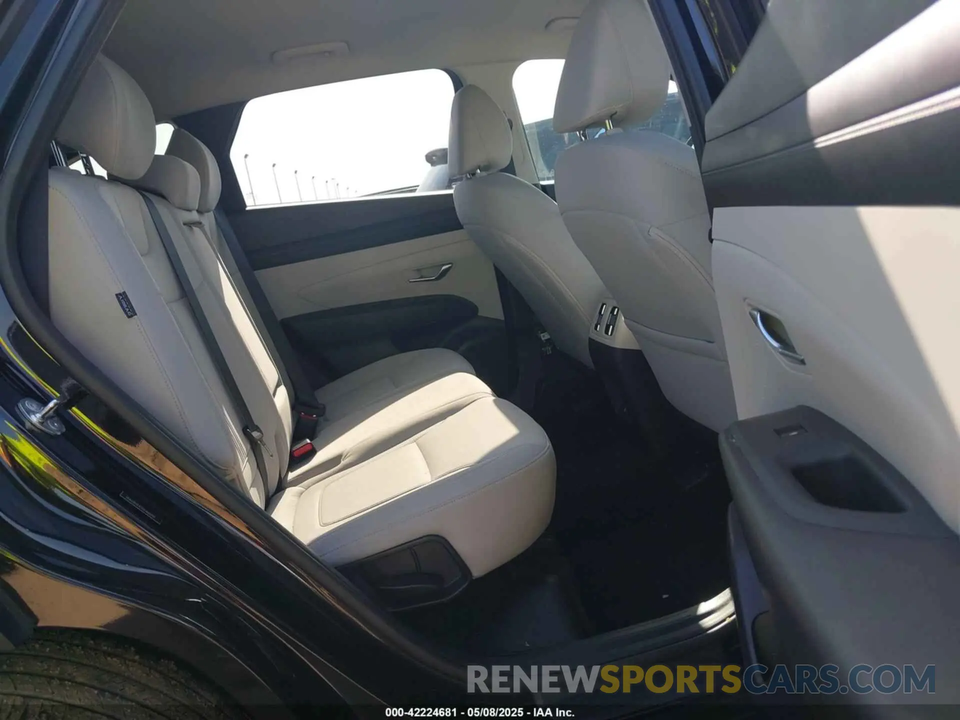8 Photograph of a damaged car 5NMJB3DE0SH460297 HYUNDAI TUCSON 2025