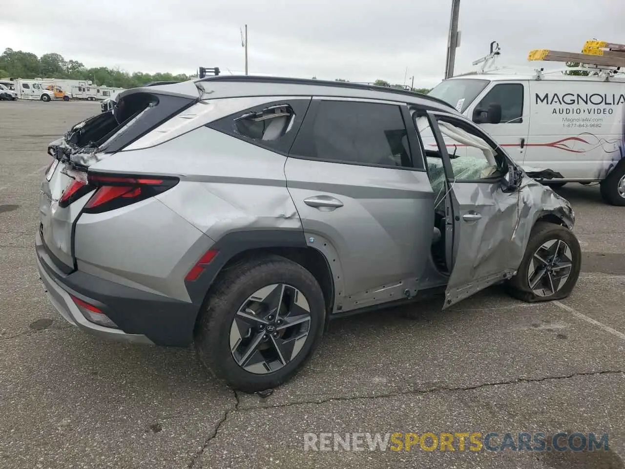 3 Photograph of a damaged car 5NMJB3DE1SH440706 HYUNDAI TUCSON 2025
