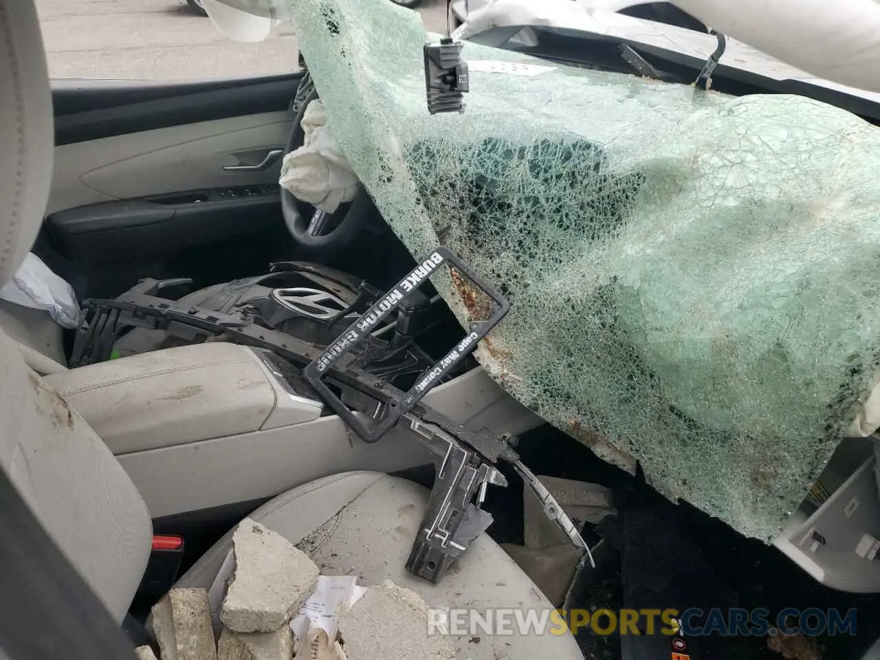 8 Photograph of a damaged car 5NMJB3DE1SH440706 HYUNDAI TUCSON 2025