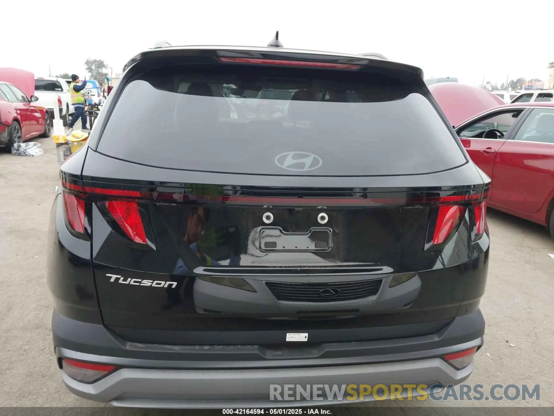 16 Photograph of a damaged car 5NMJB3DE1SH486553 HYUNDAI TUCSON 2025