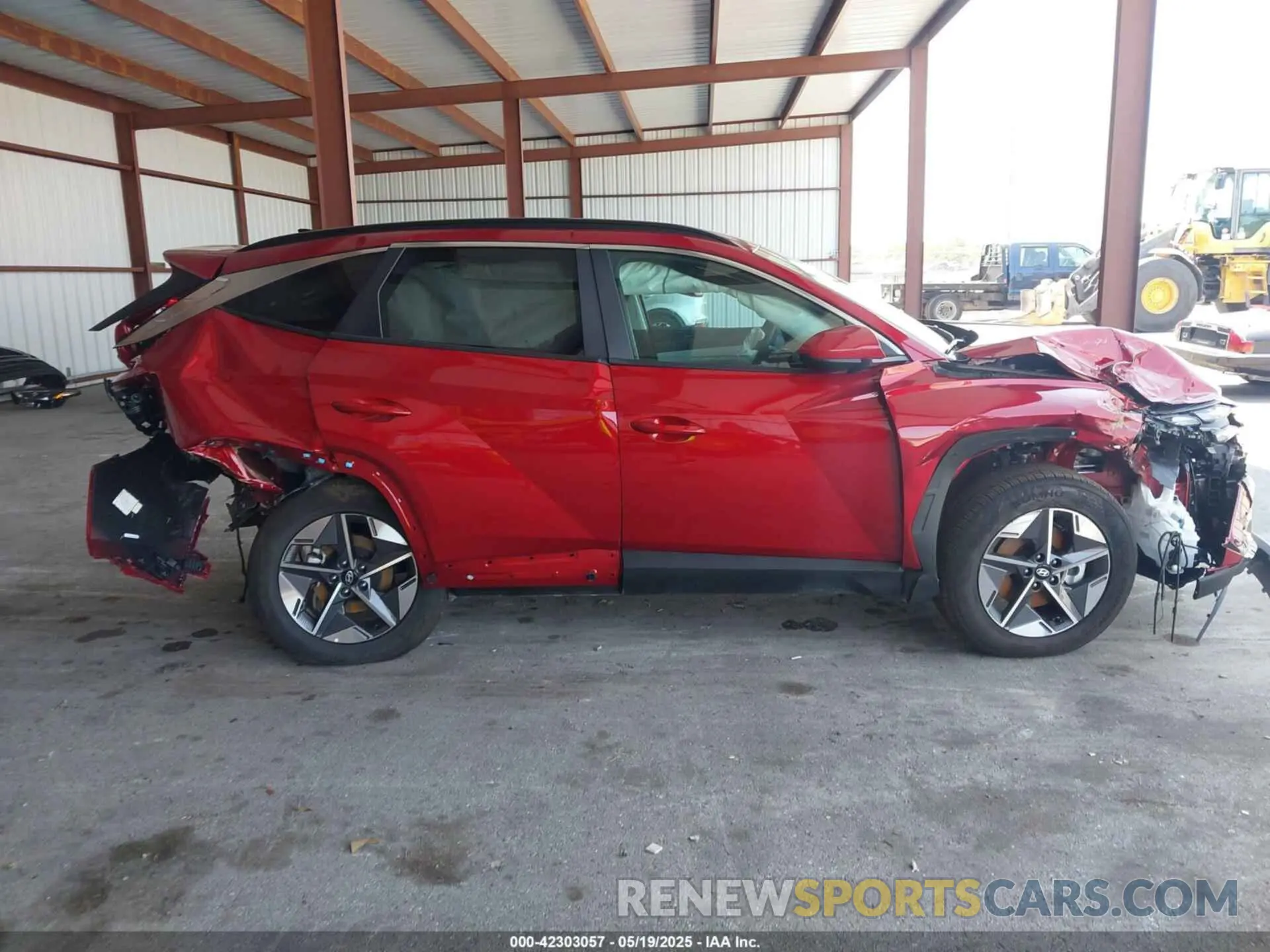 13 Photograph of a damaged car 5NMJB3DE1SH505800 HYUNDAI TUCSON 2025