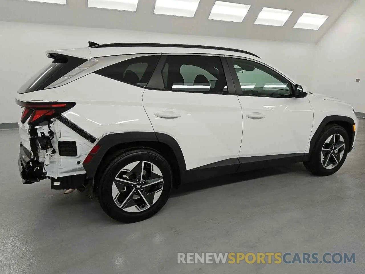 3 Photograph of a damaged car 5NMJB3DE2SH470037 HYUNDAI TUCSON 2025