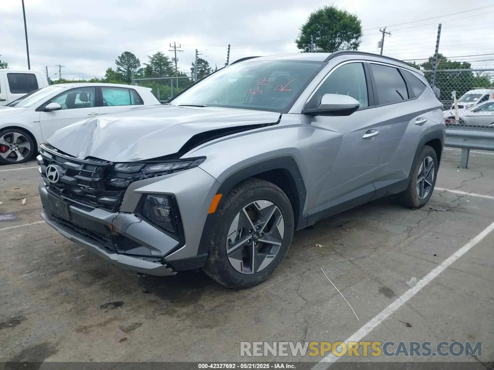 2 Photograph of a damaged car 5NMJB3DE2SH480017 HYUNDAI TUCSON 2025