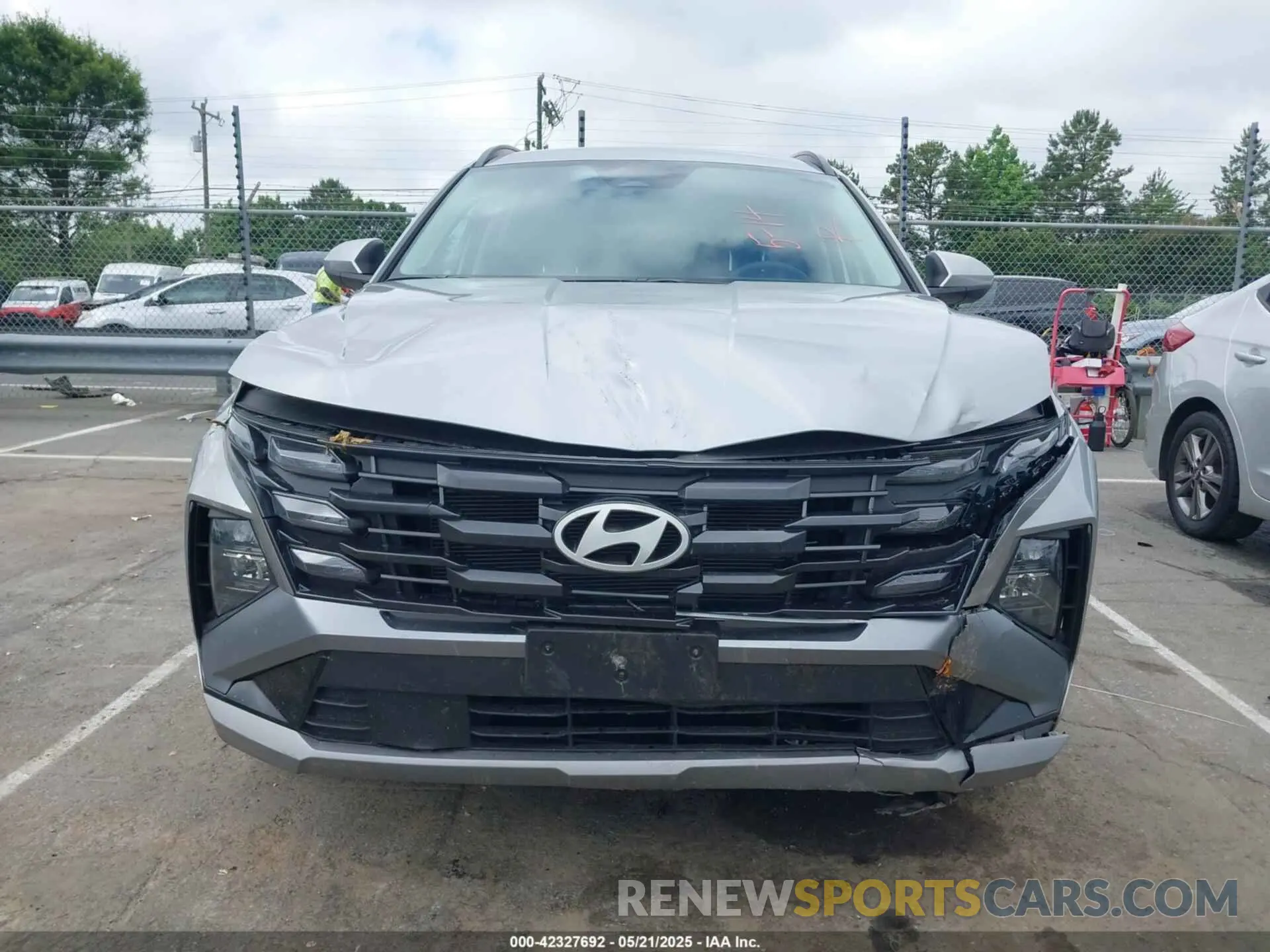 6 Photograph of a damaged car 5NMJB3DE2SH480017 HYUNDAI TUCSON 2025