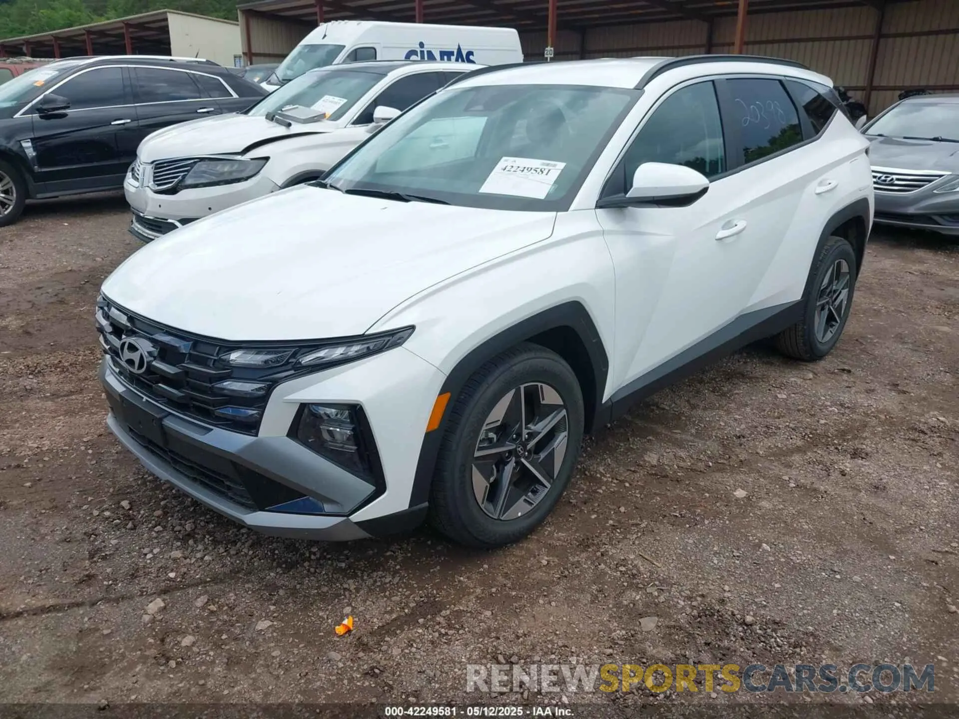 2 Photograph of a damaged car 5NMJB3DE2SH543942 HYUNDAI TUCSON 2025