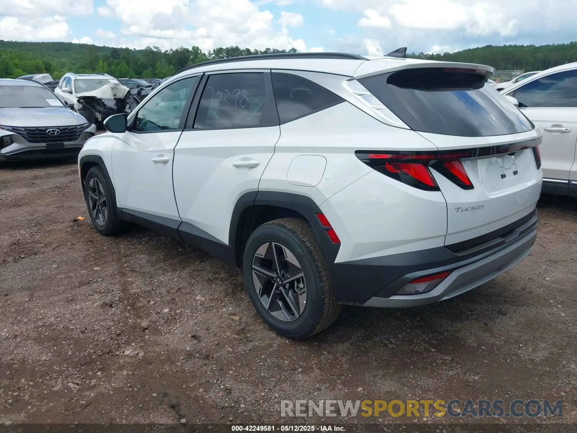 3 Photograph of a damaged car 5NMJB3DE2SH543942 HYUNDAI TUCSON 2025