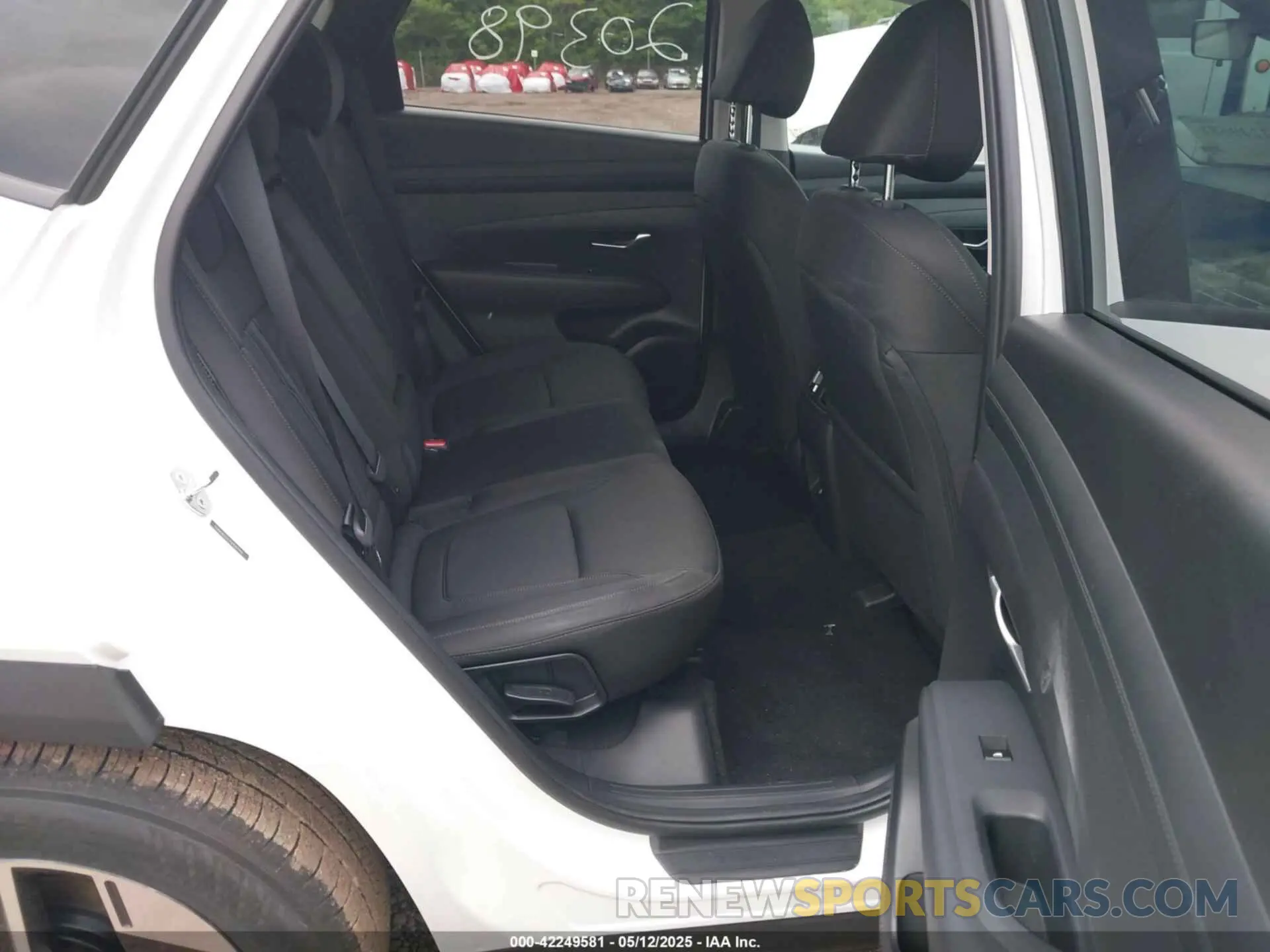 8 Photograph of a damaged car 5NMJB3DE2SH543942 HYUNDAI TUCSON 2025