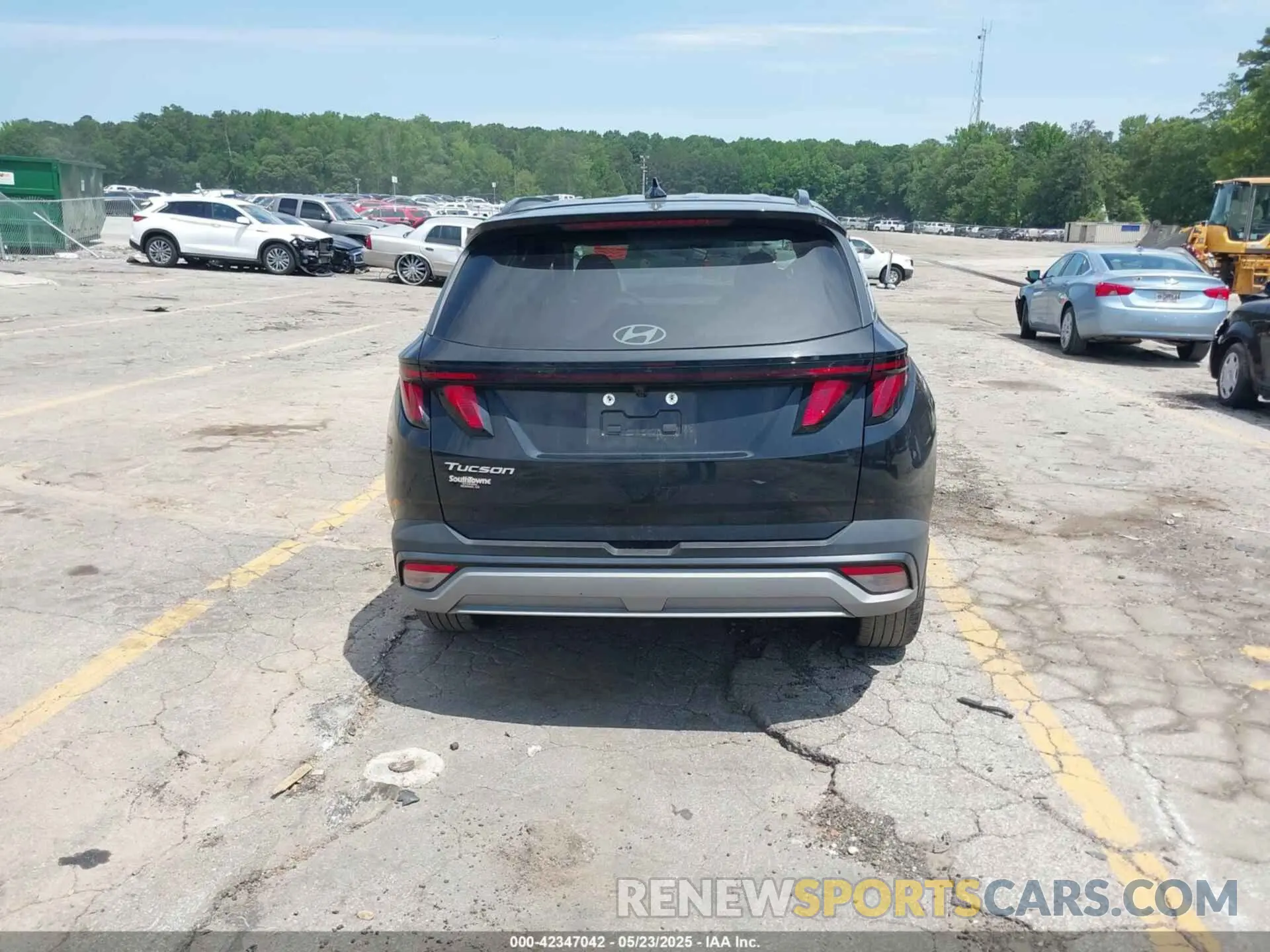 17 Photograph of a damaged car 5NMJB3DE3SH447706 HYUNDAI TUCSON 2025