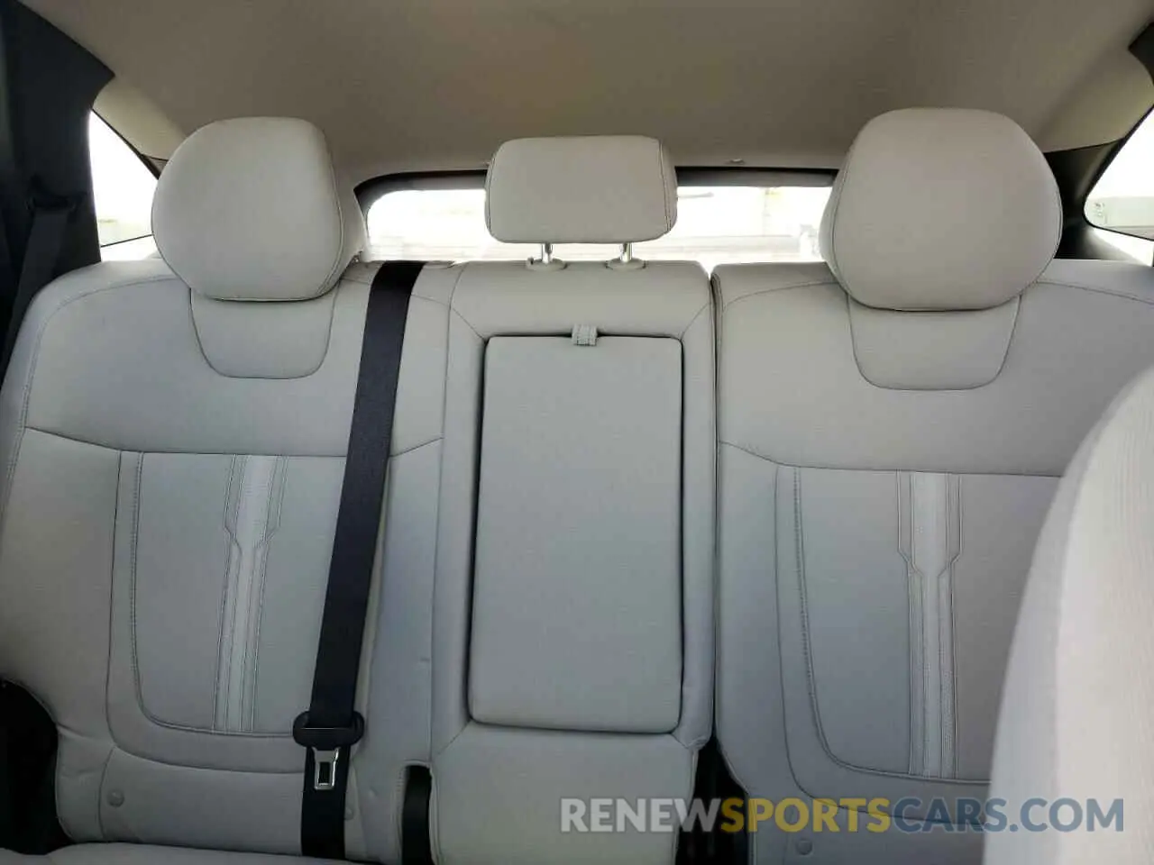 10 Photograph of a damaged car 5NMJB3DE3SH472587 HYUNDAI TUCSON 2025